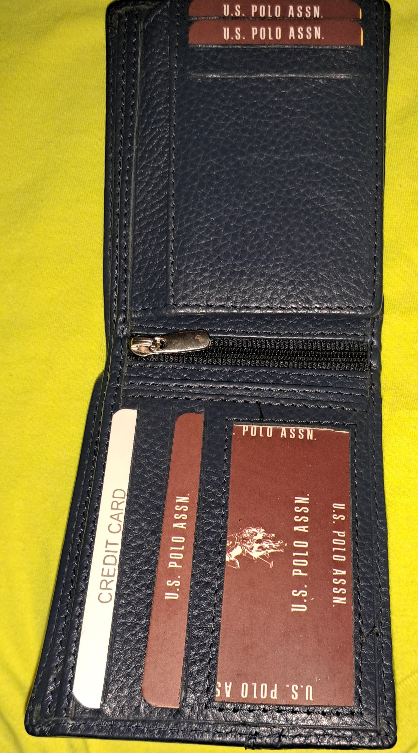 US Polo Rare blue wallet with zipper — pre-loved Accessories on Slayyitt