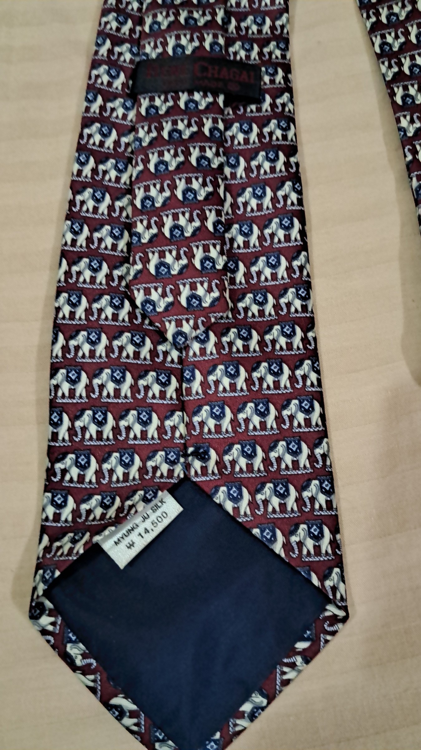 Red and blue elephant print silk tie — pre-loved Accessories on Slayyitt