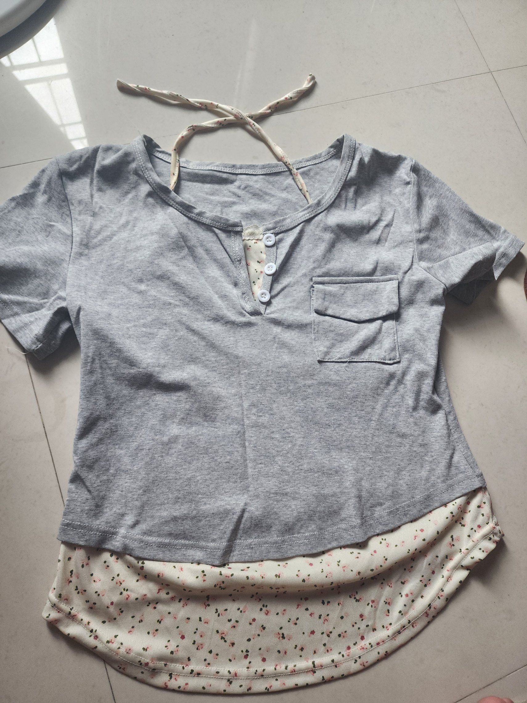 Cute laced grey top — pre-loved Tops on Slayyitt