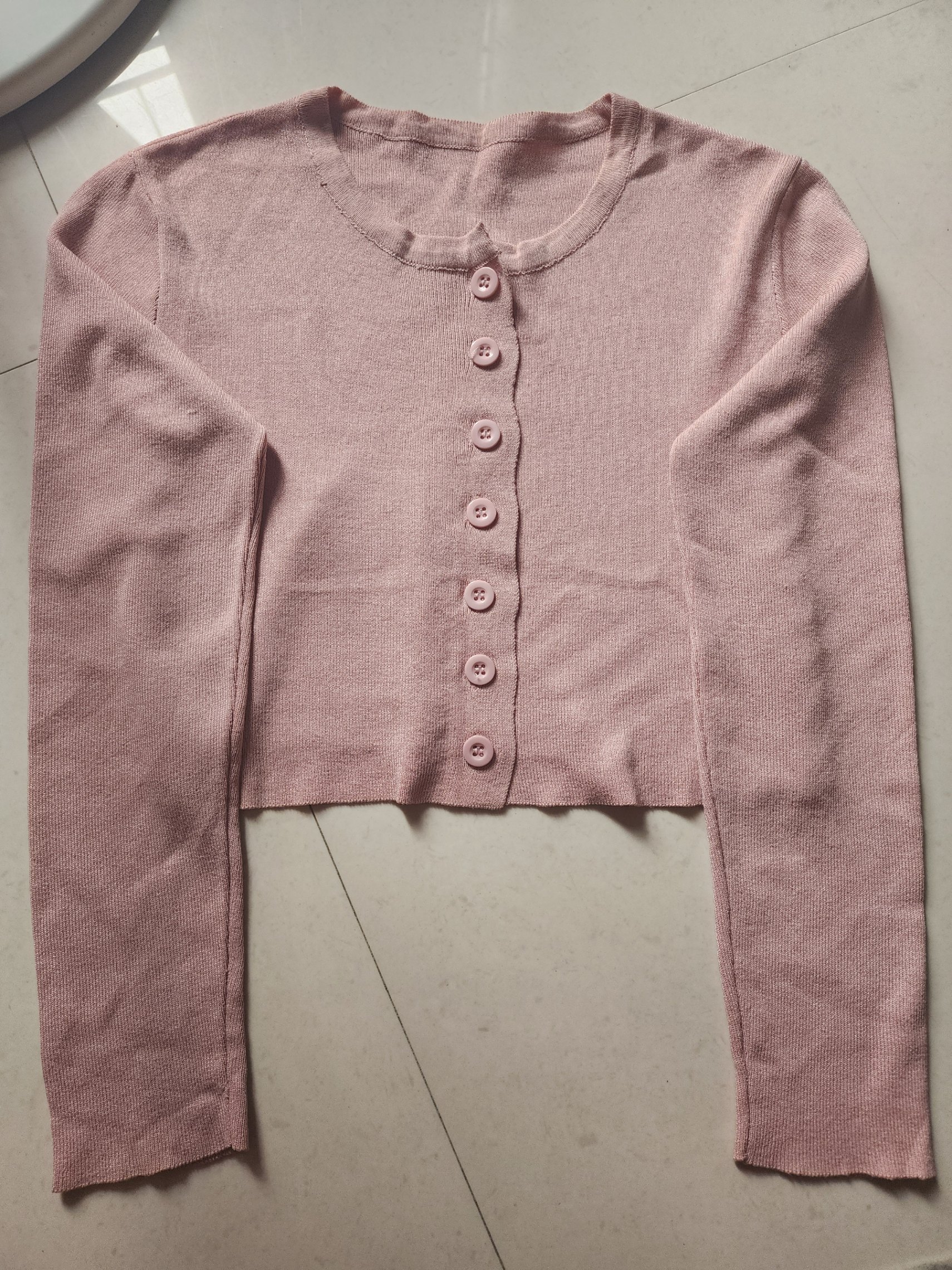 Pink crop full sleeve buttoned top — pre-loved Tops on Slayyitt