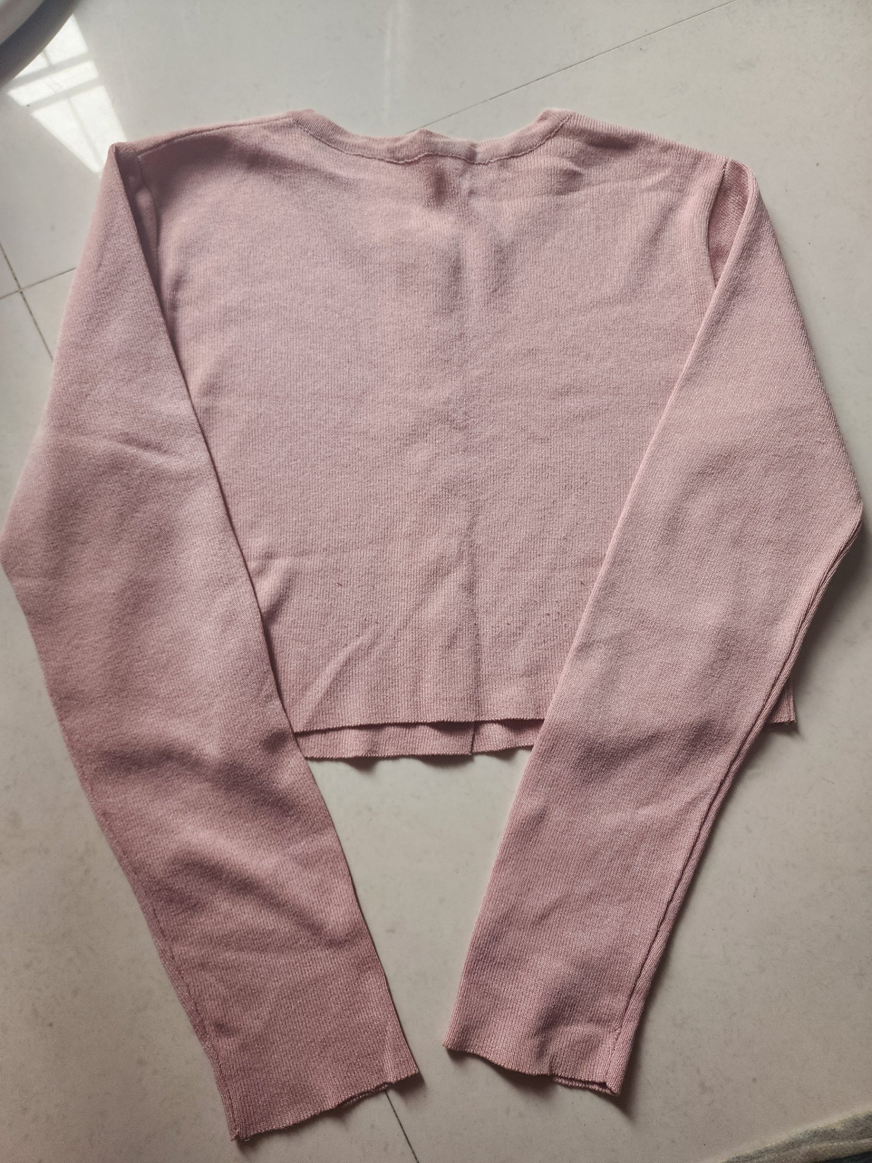Pink crop full sleeve buttoned top — pre-loved Tops on Slayyitt