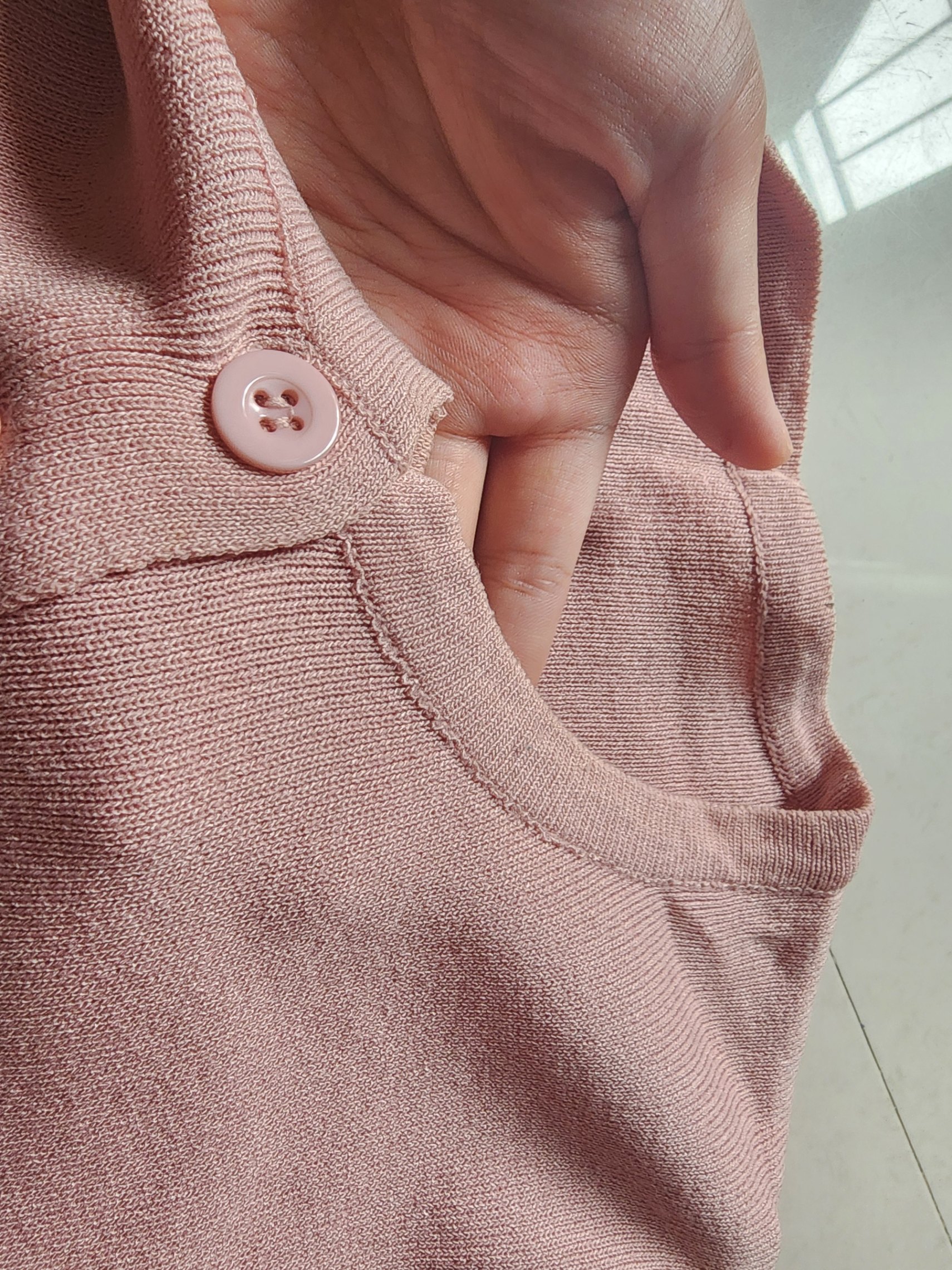 Pink crop full sleeve buttoned top — pre-loved Tops on Slayyitt