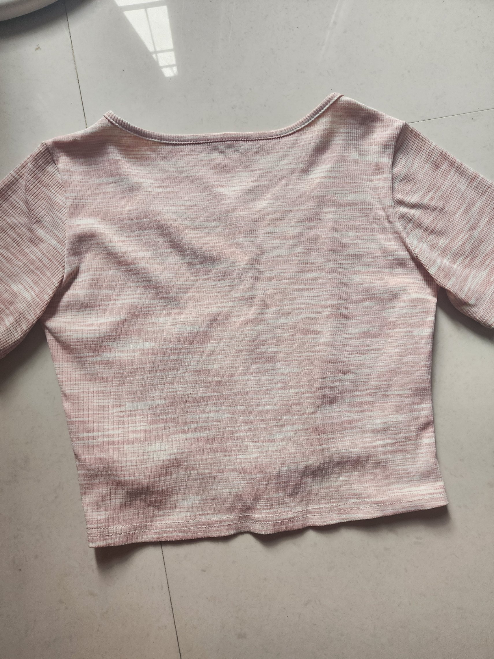 Pink crop top — pre-loved Tops on Slayyitt