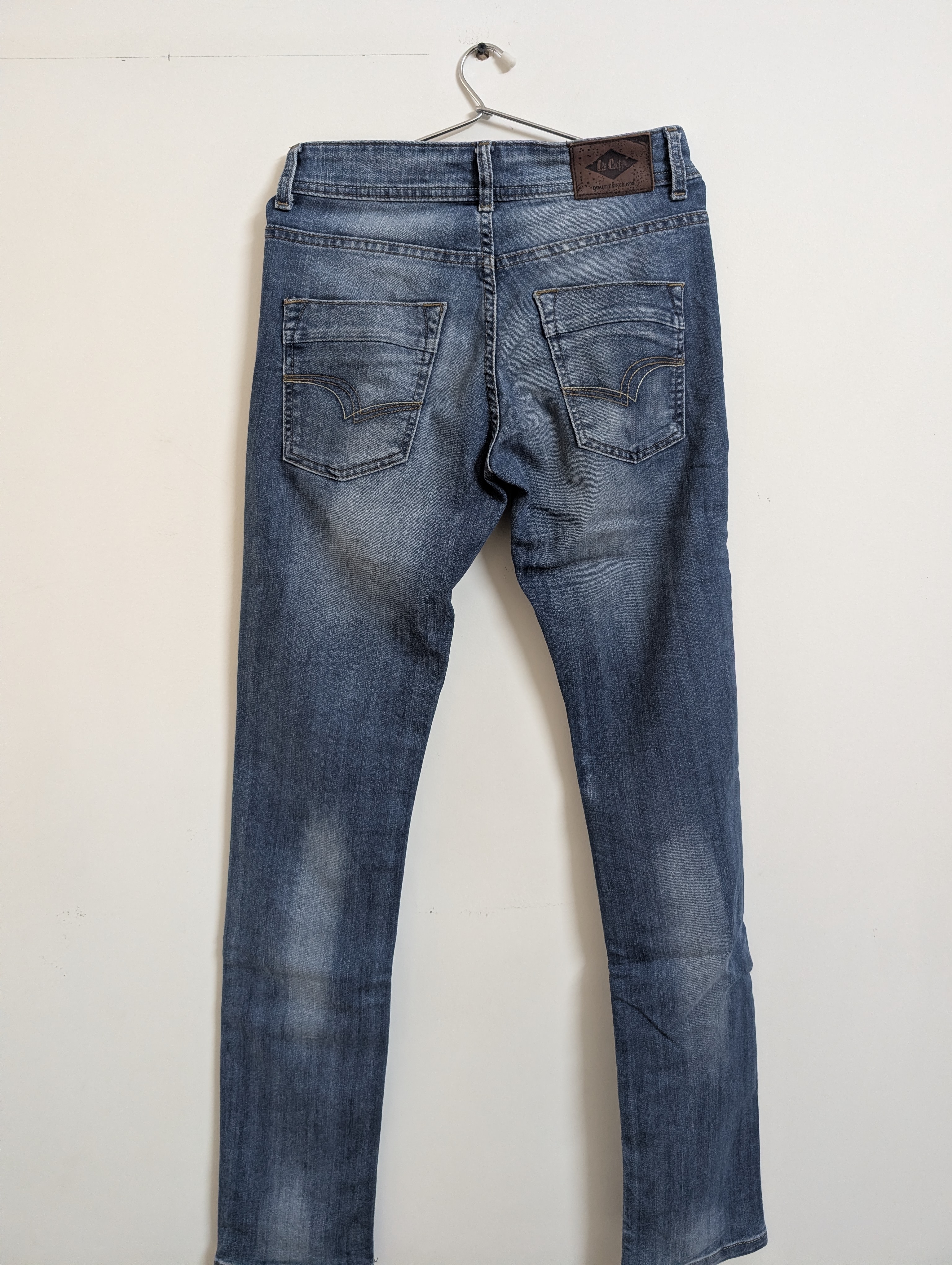 Blue denim jeans — pre-loved Bottoms on Slayyitt