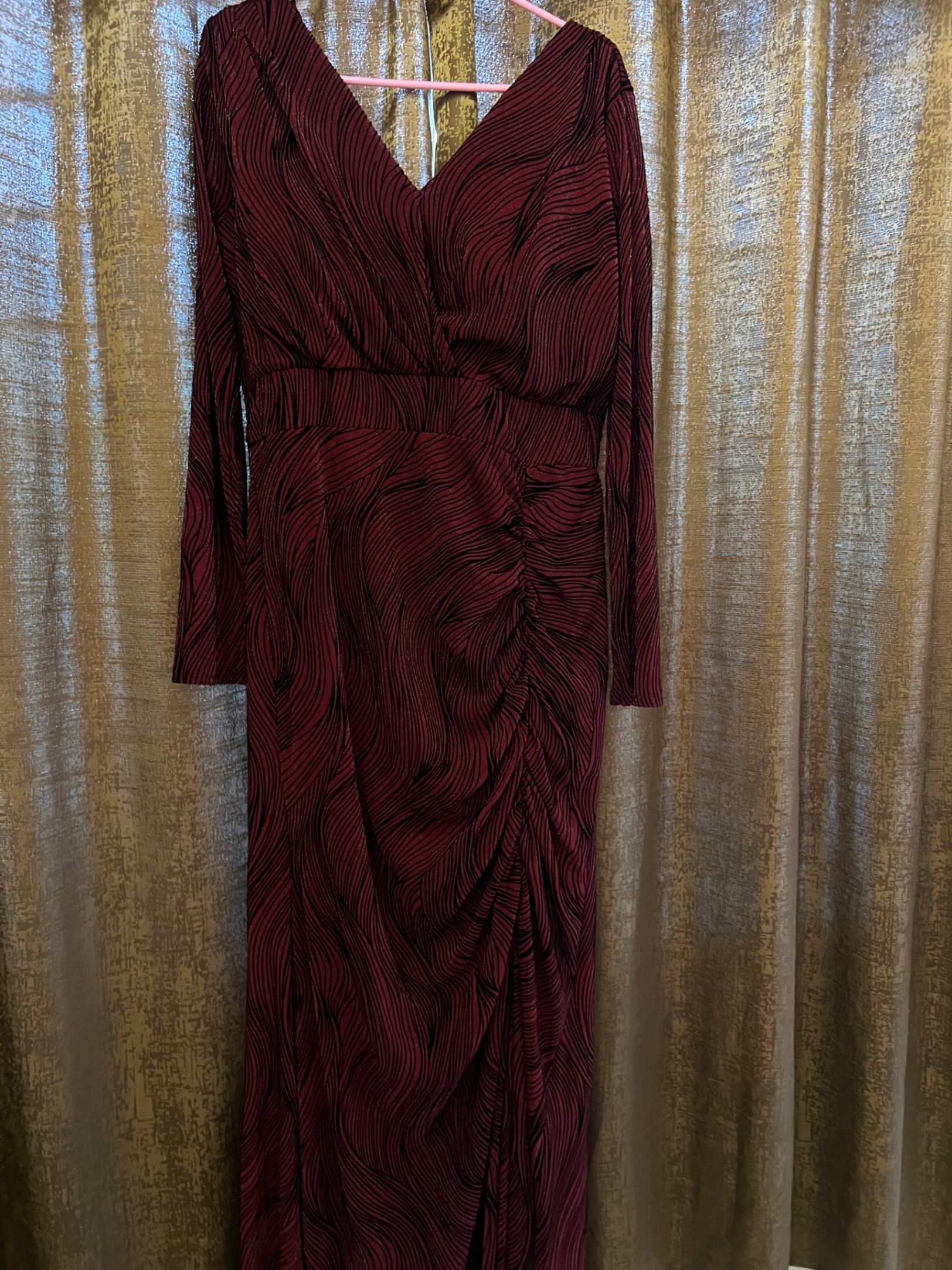 Elegant, classy look maroon with embroider lines dress — pre-loved Dresses & One-Pieces on Slayyitt