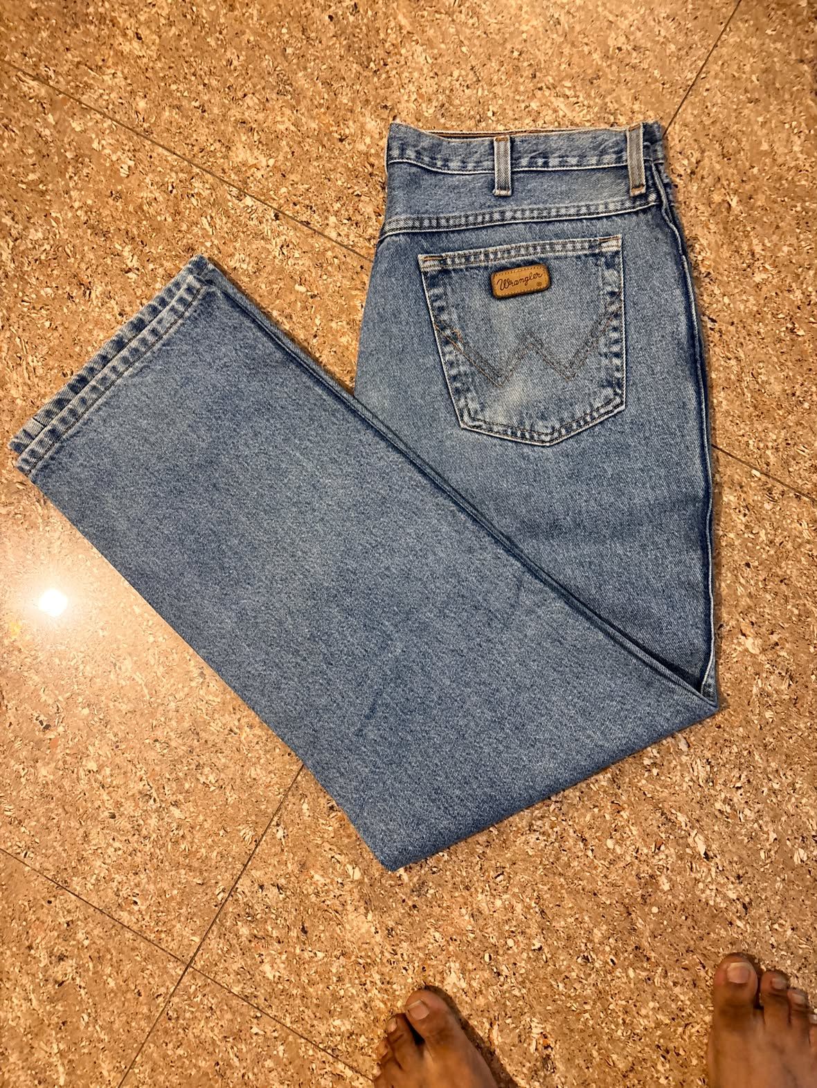 Classic Wrangler denim jeans — pre-loved Bottoms on Slayyitt