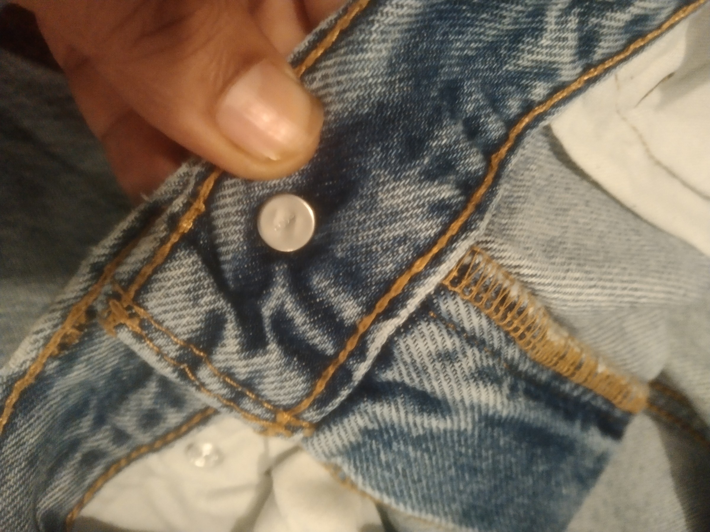 Classic Wrangler denim jeans — pre-loved Bottoms on Slayyitt