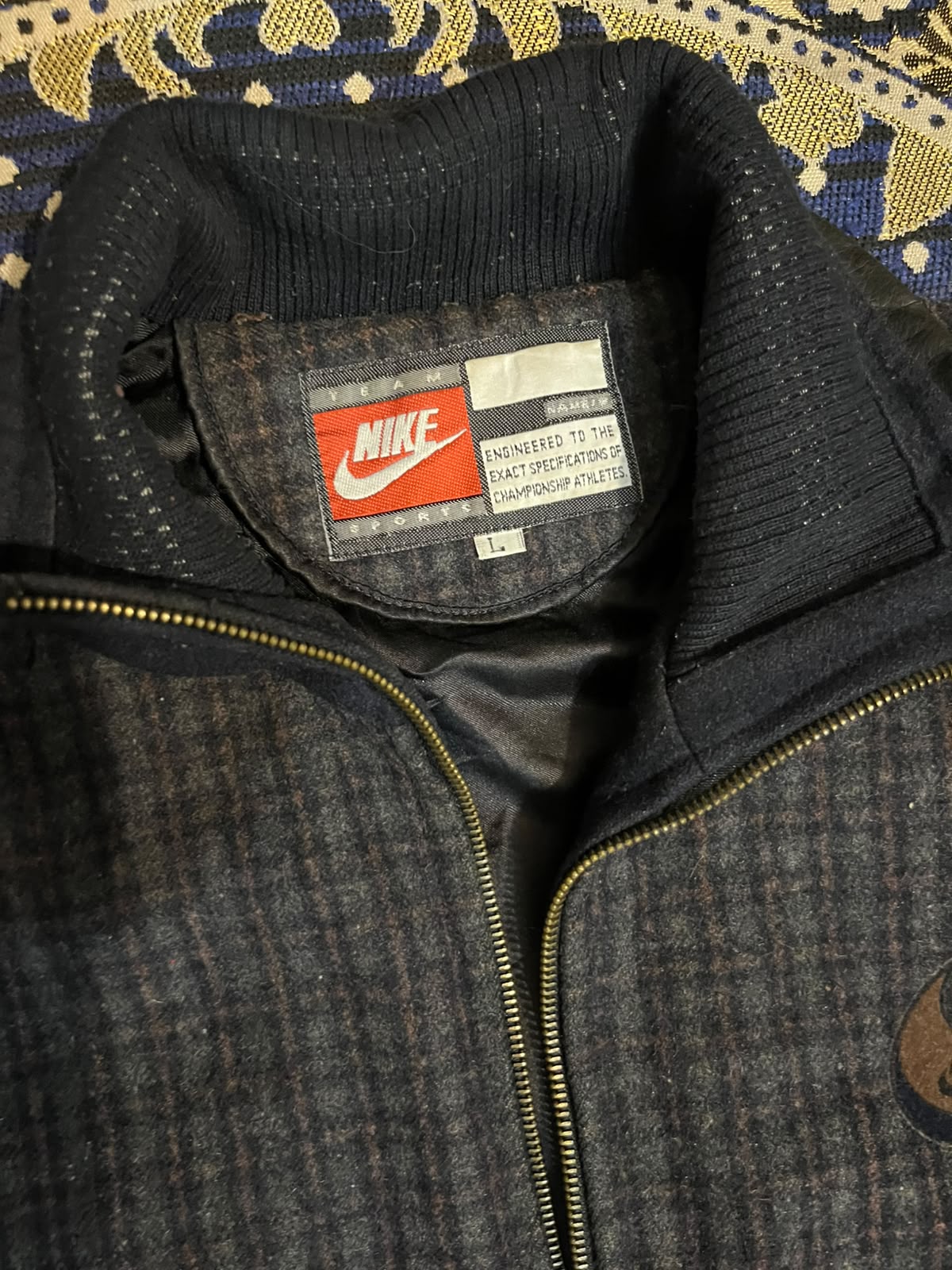 Nike 90 sports vintage jacket — pre-loved Vintage & Thrift on Slayyitt