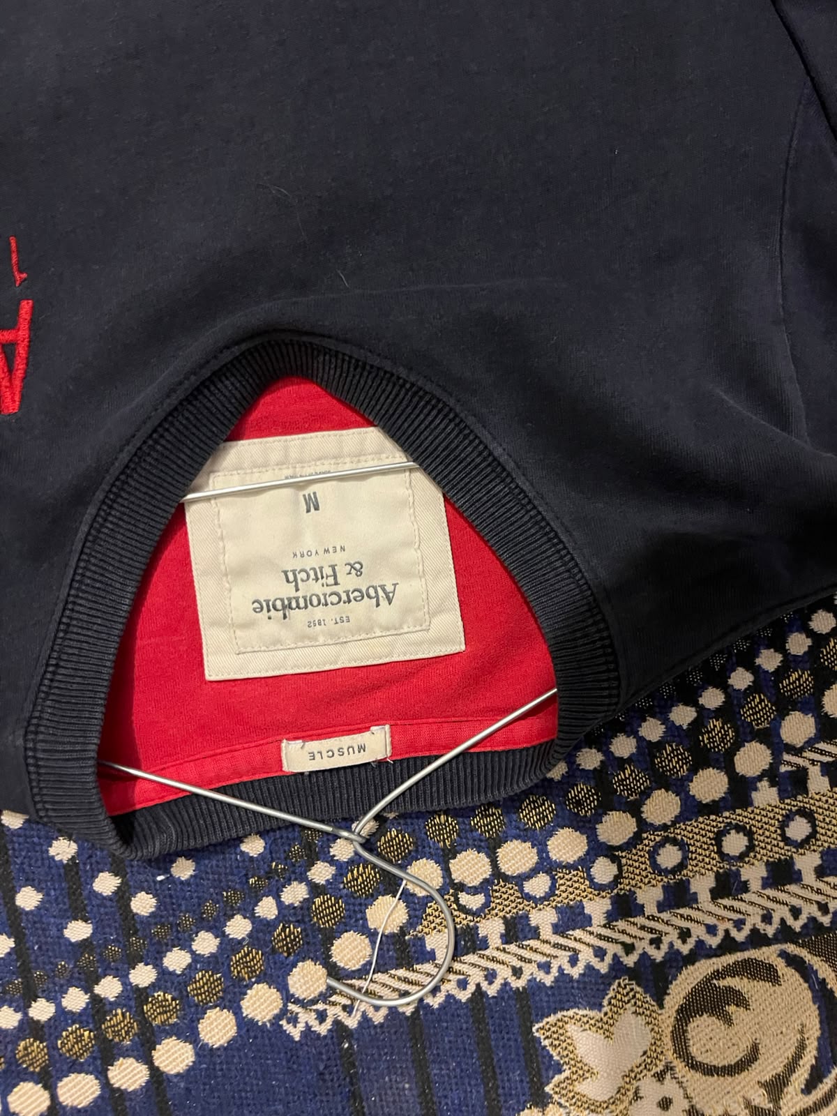 Amber crombie fich — pre-loved Tops on Slayyitt