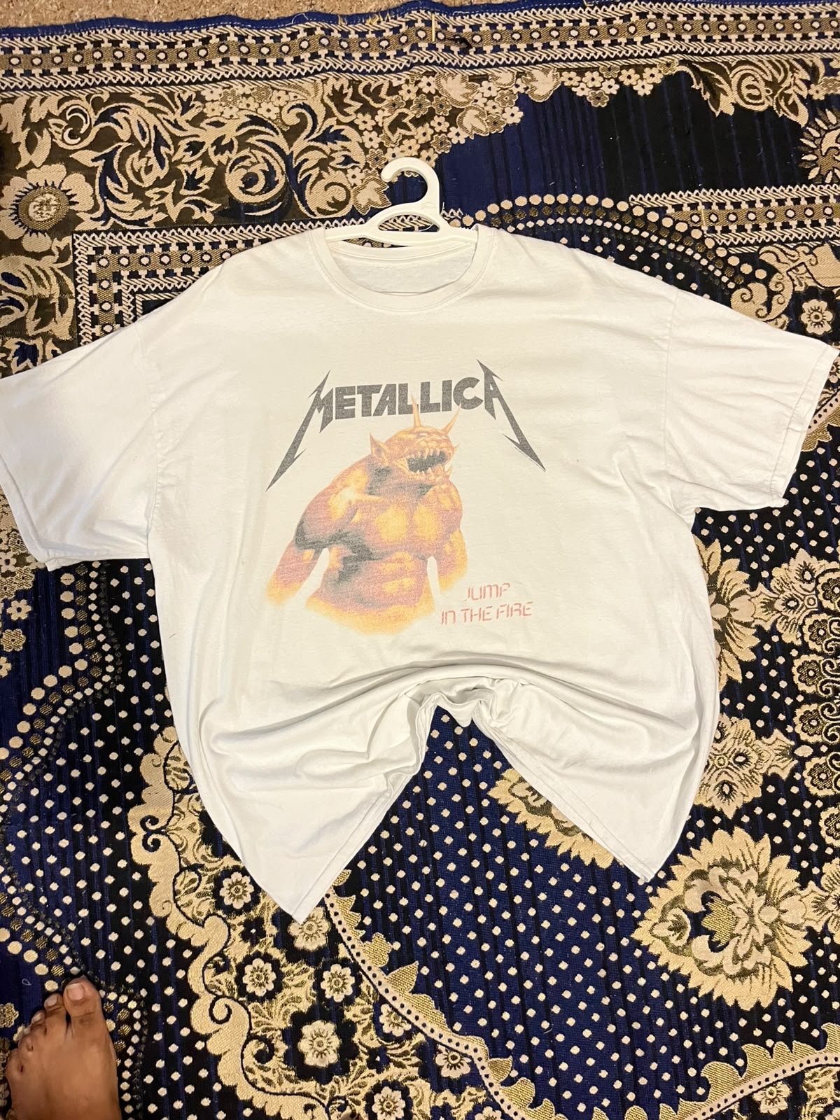 Metallica vintage t-shirt — pre-loved Tops on Slayyitt