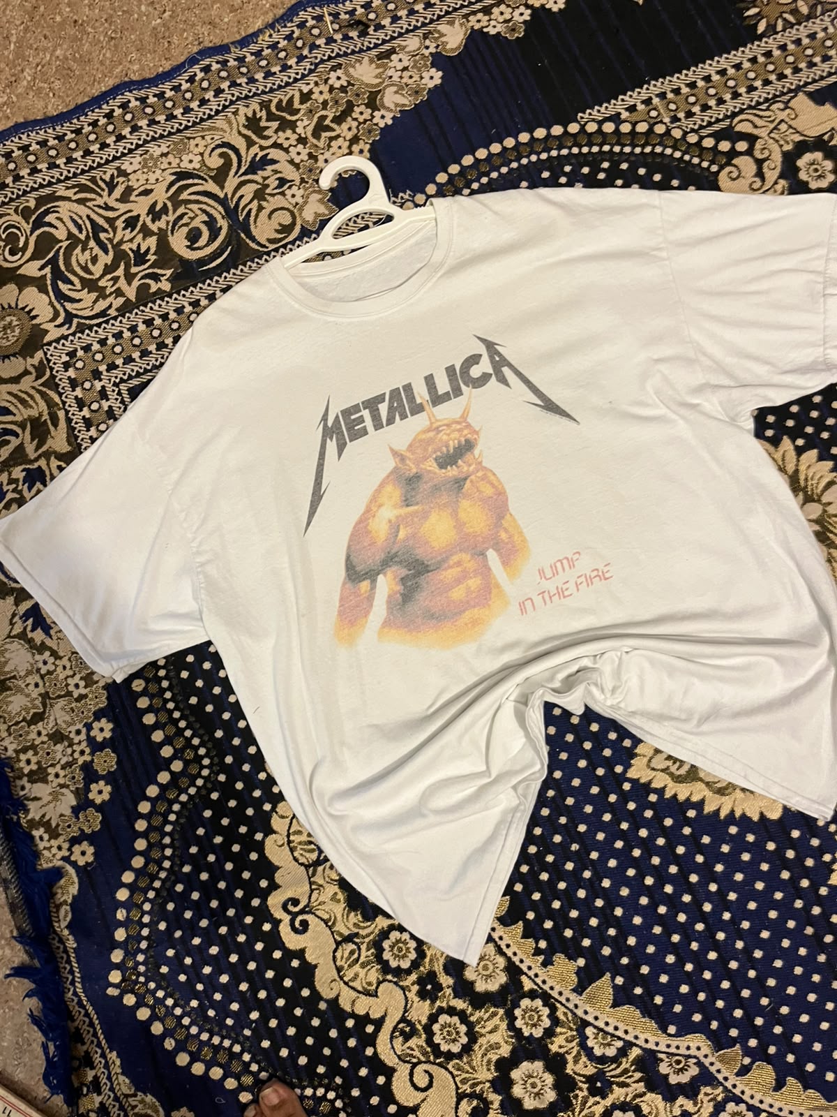 Metallica vintage t-shirt — pre-loved Tops on Slayyitt