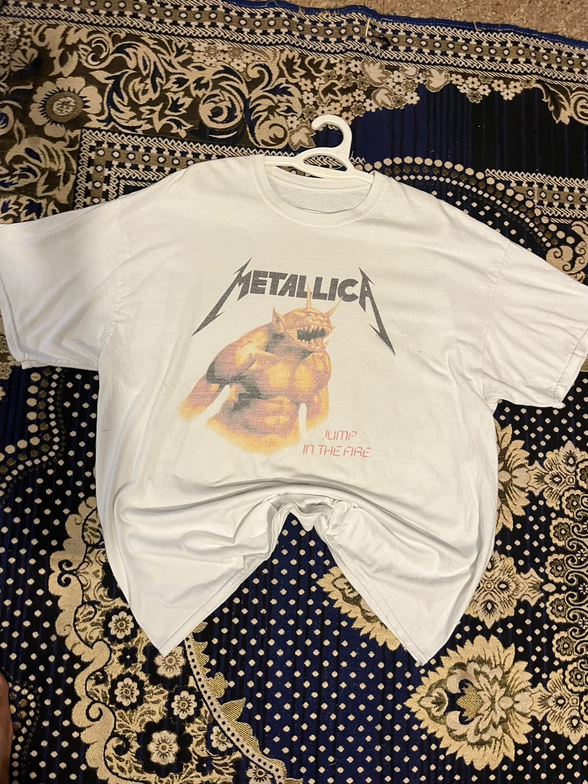 Metallica vintage t-shirt — pre-loved Tops on Slayyitt