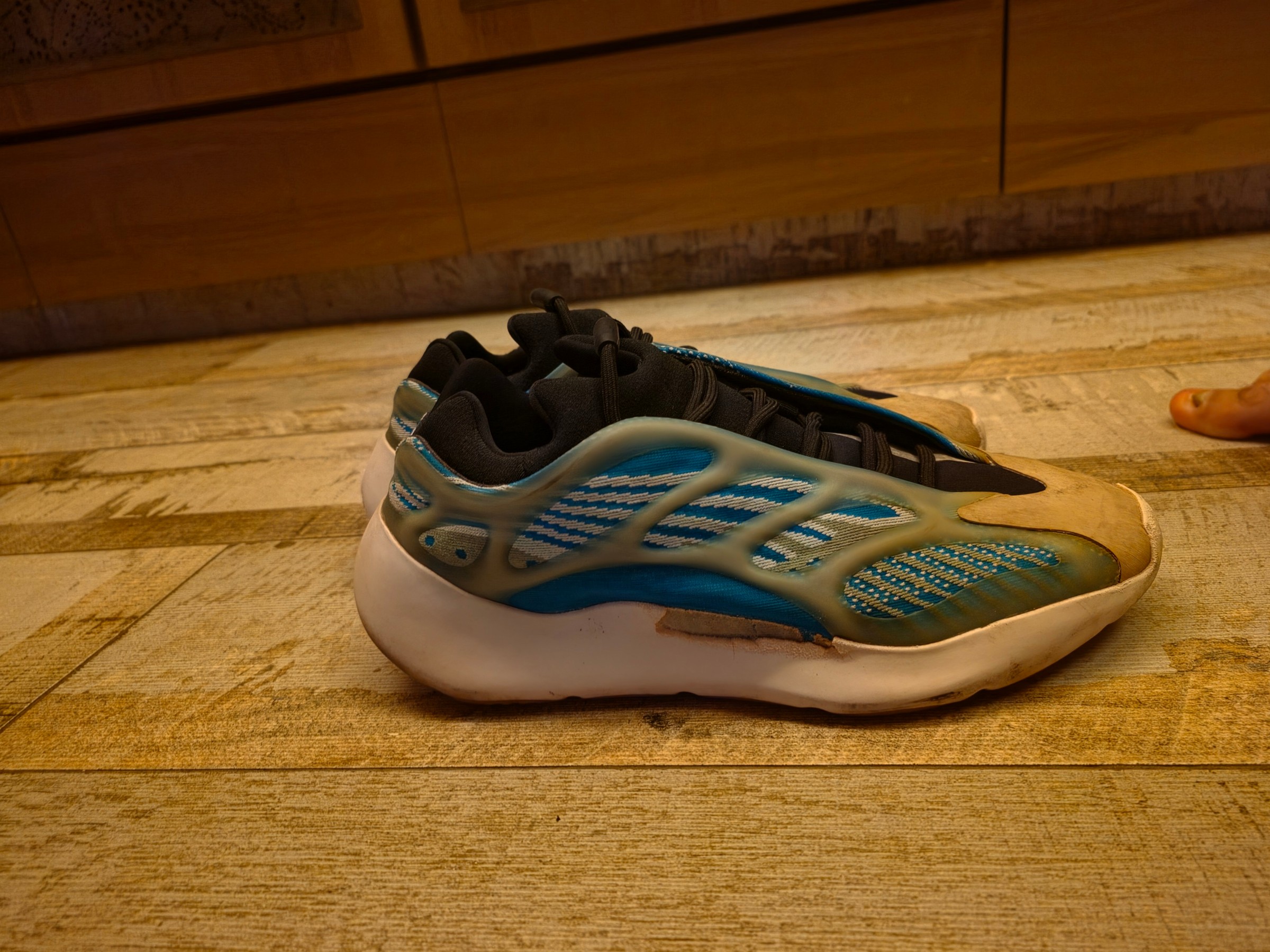 Adidas Yeezy 700 V3 Arzareth — pre-loved Footwear on Slayyitt