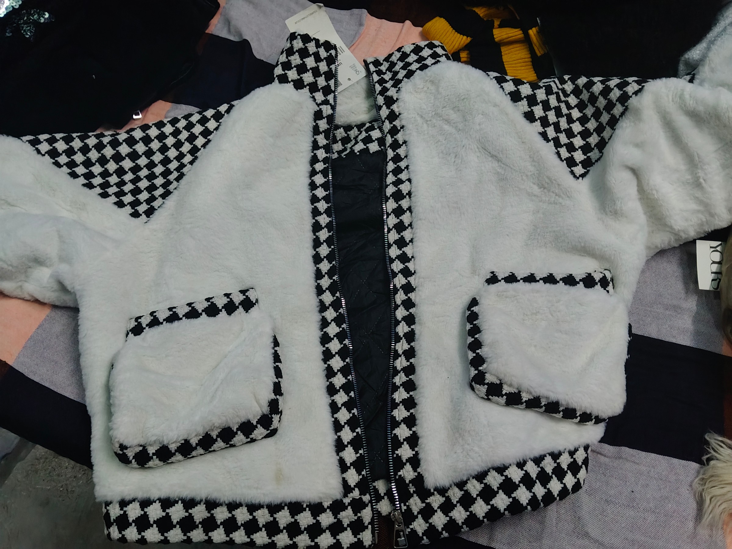 Cozy Fleece Winter Jacket with Black and White Check Detailing — pre-loved Seasonal Categories on Slayyitt