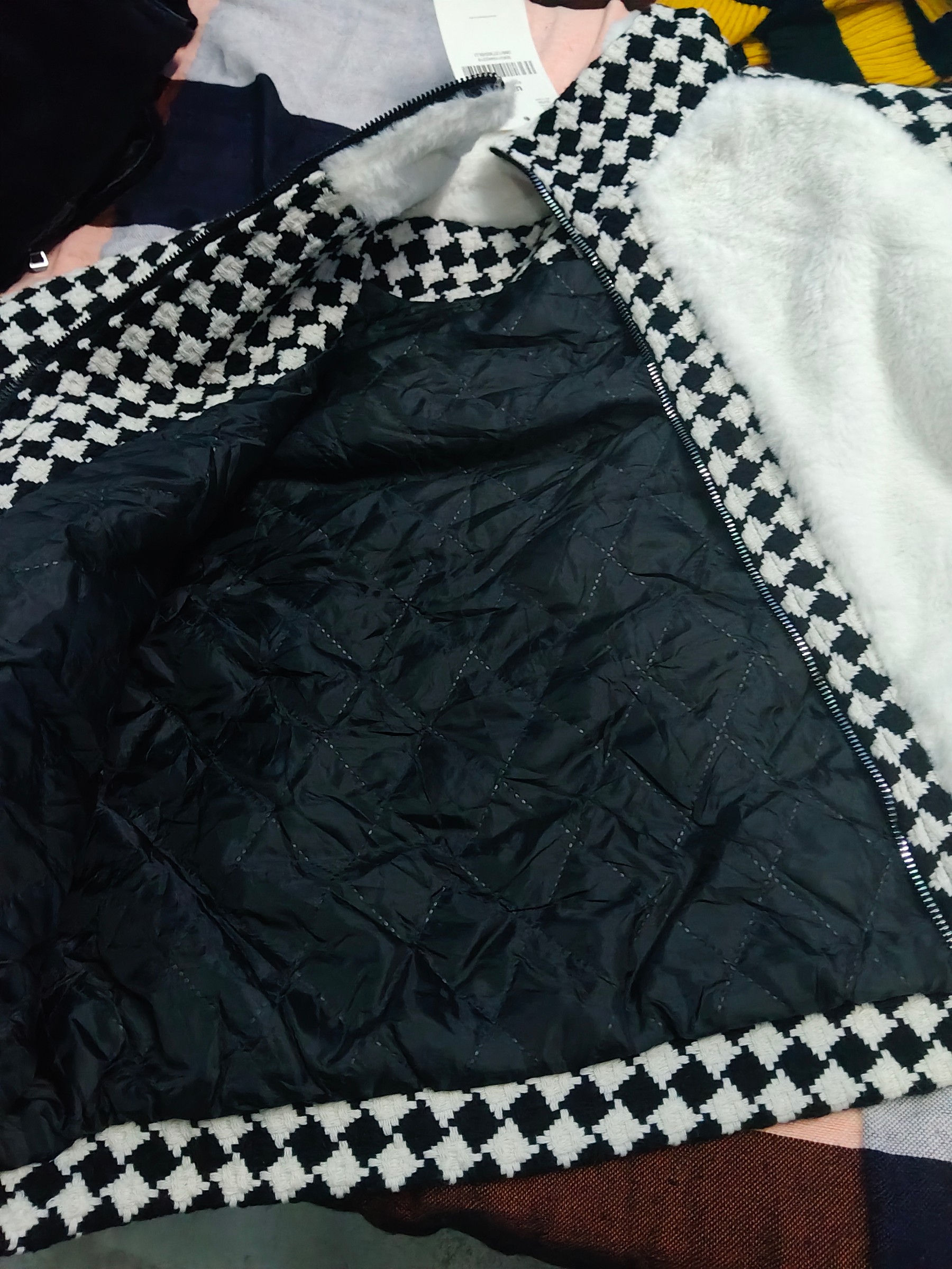 Cozy Fleece Winter Jacket with Black and White Check Detailing — pre-loved Seasonal Categories on Slayyitt