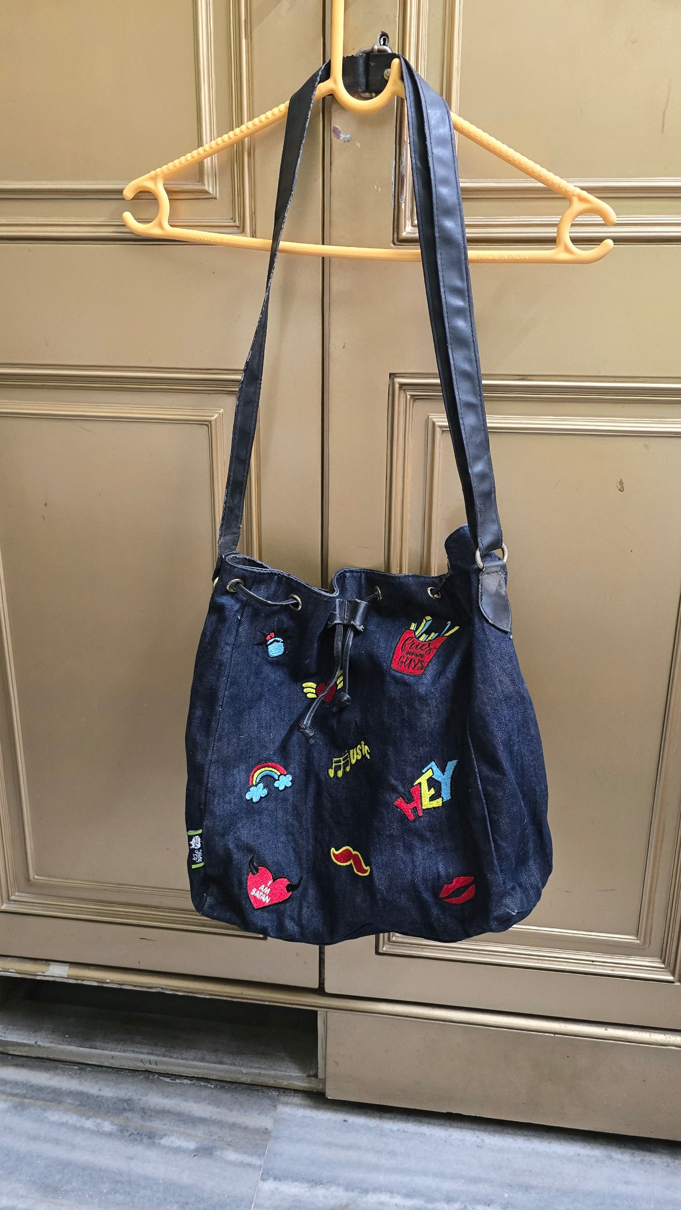Vintage Denim Shoulder Bag — pre-loved Accessories on Slayyitt