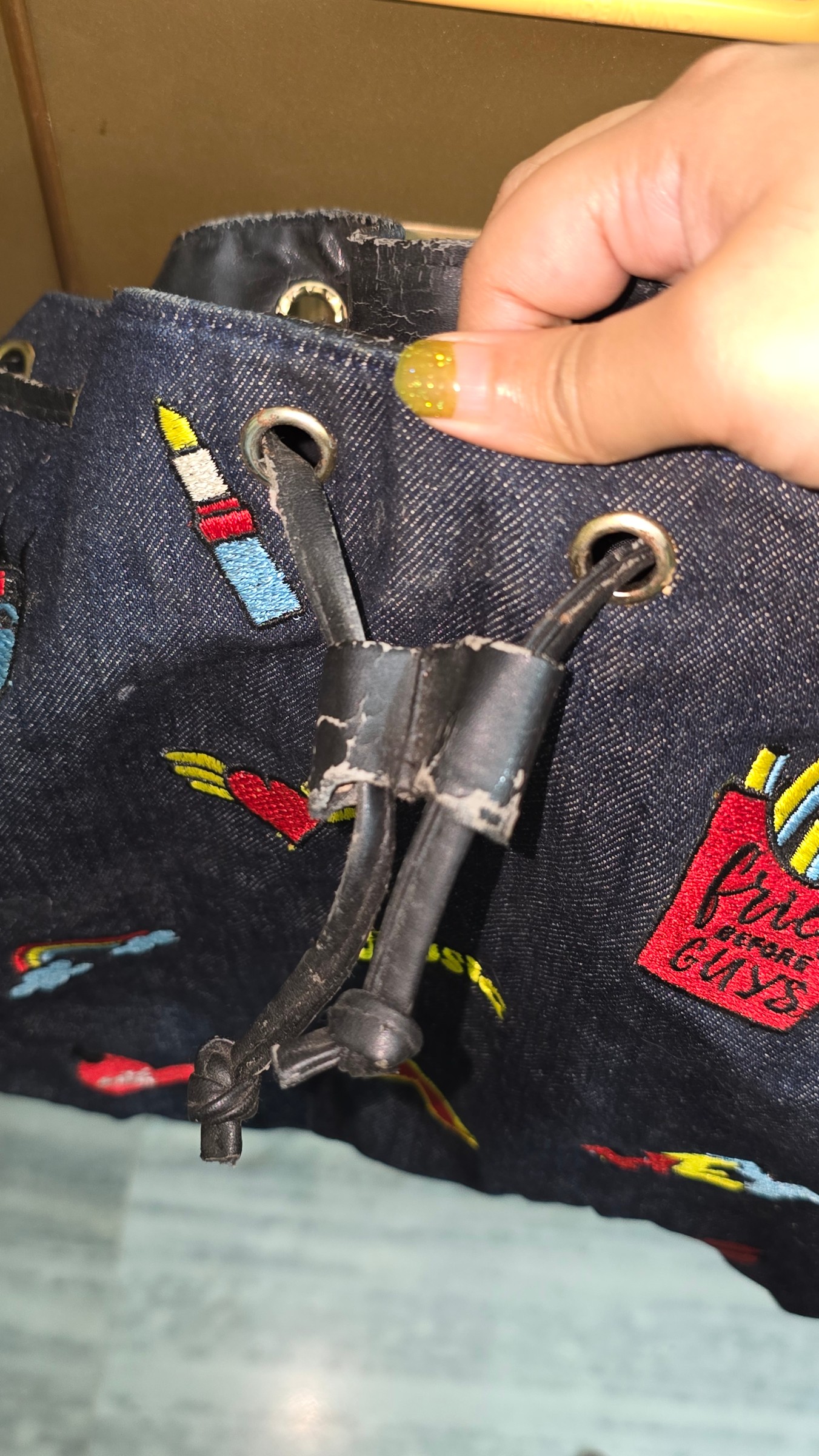 Vintage Denim Shoulder Bag — pre-loved Accessories on Slayyitt