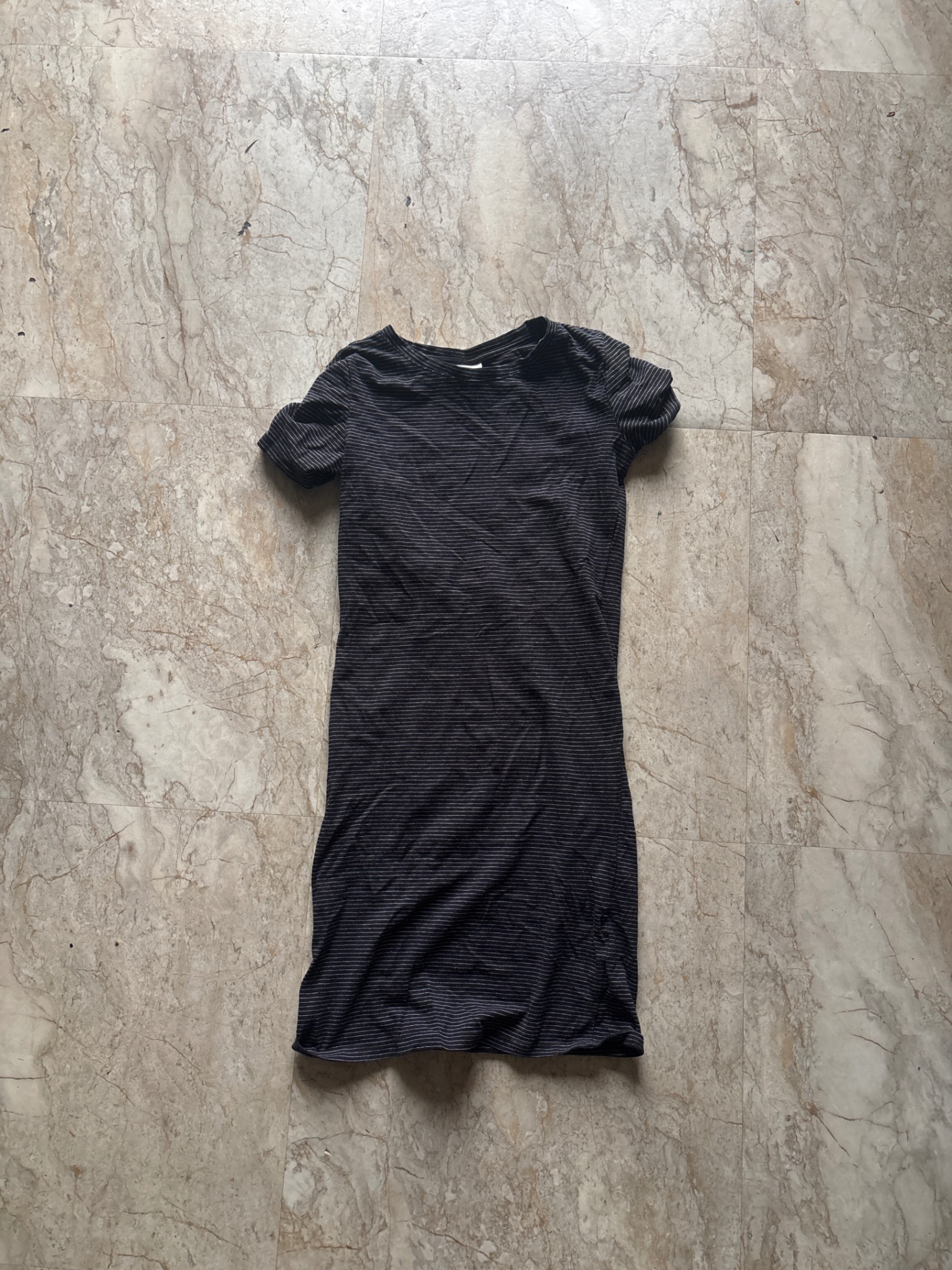 H&M bodycon short dress — pre-loved Dresses & One-Pieces on Slayyitt