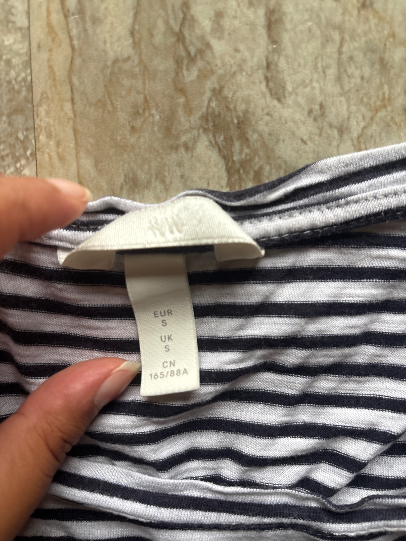 H&M short dress — pre-loved Dresses & One-Pieces on Slayyitt