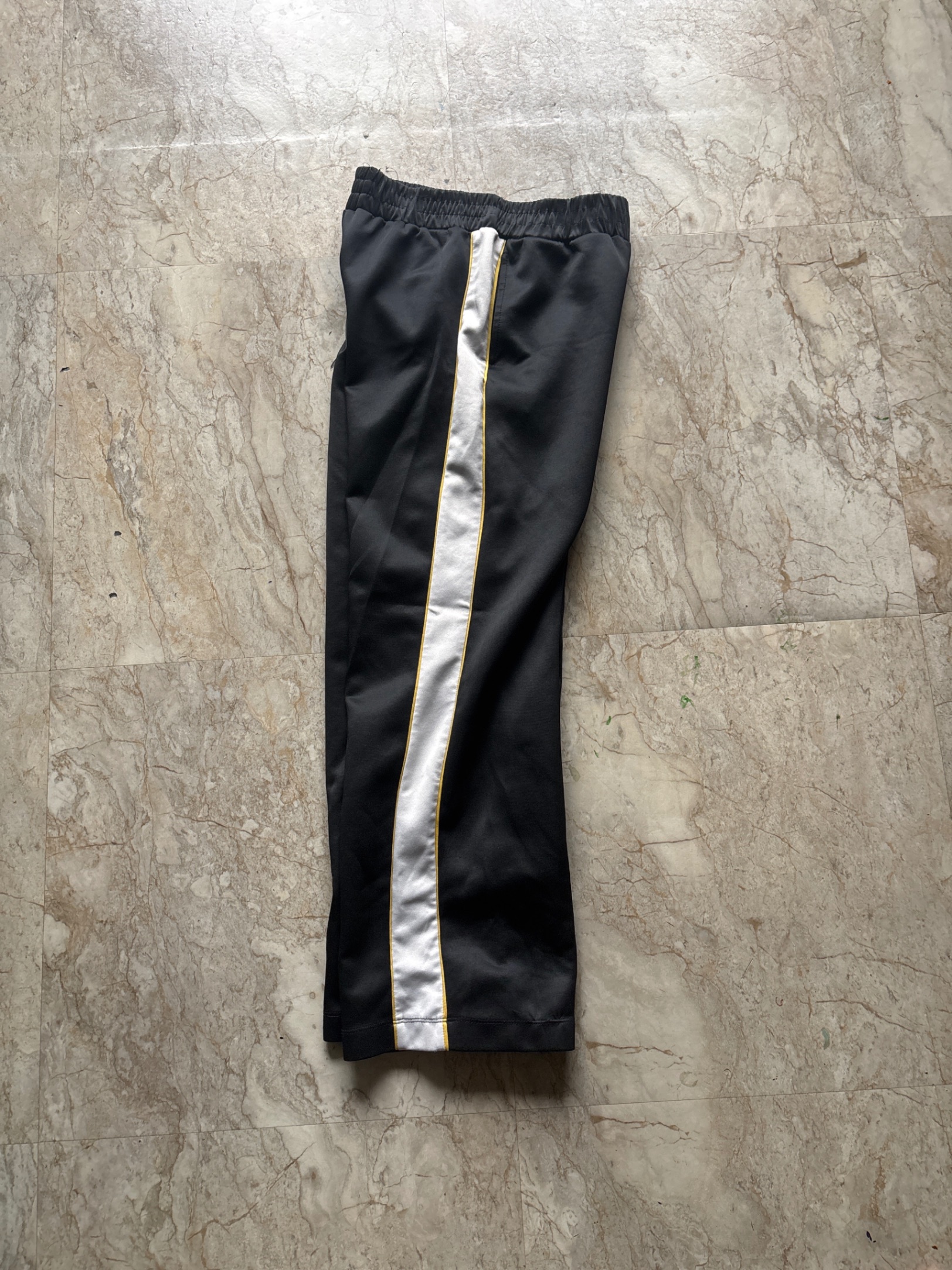 H&M track pant — pre-loved Bottoms on Slayyitt
