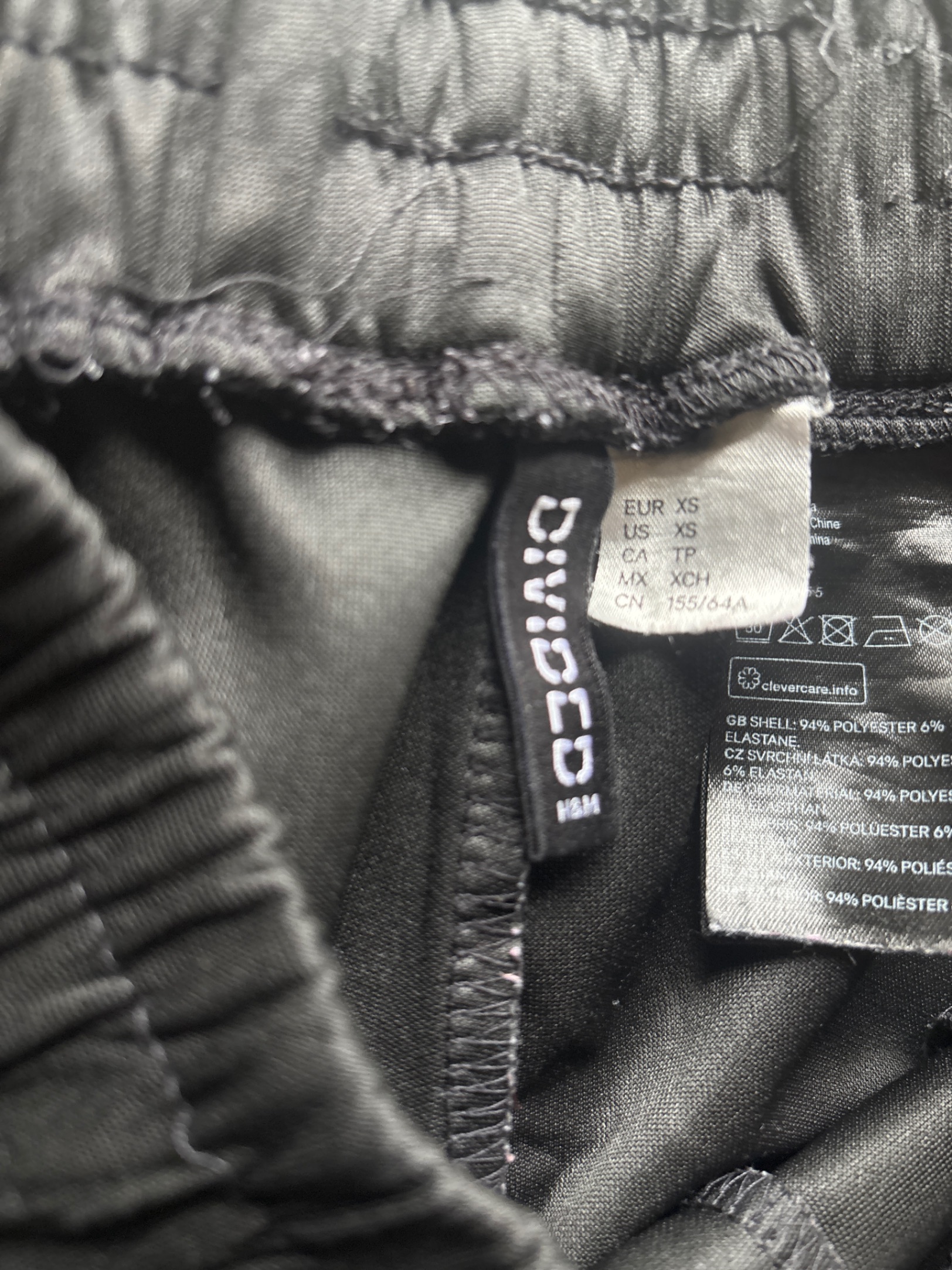 H&M track pant — pre-loved Bottoms on Slayyitt