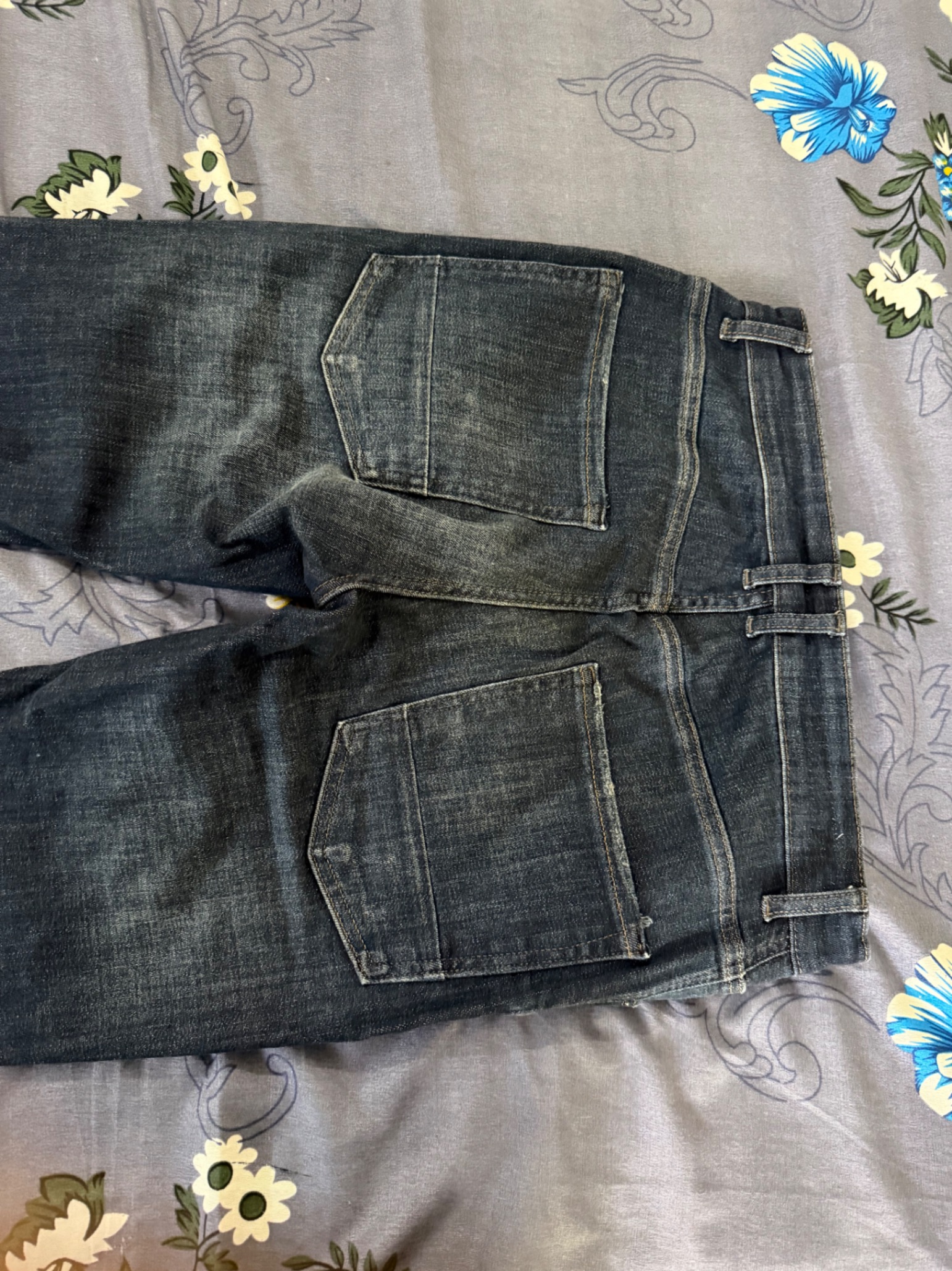 Blue skinny fit jeans — pre-loved Bottoms on Slayyitt