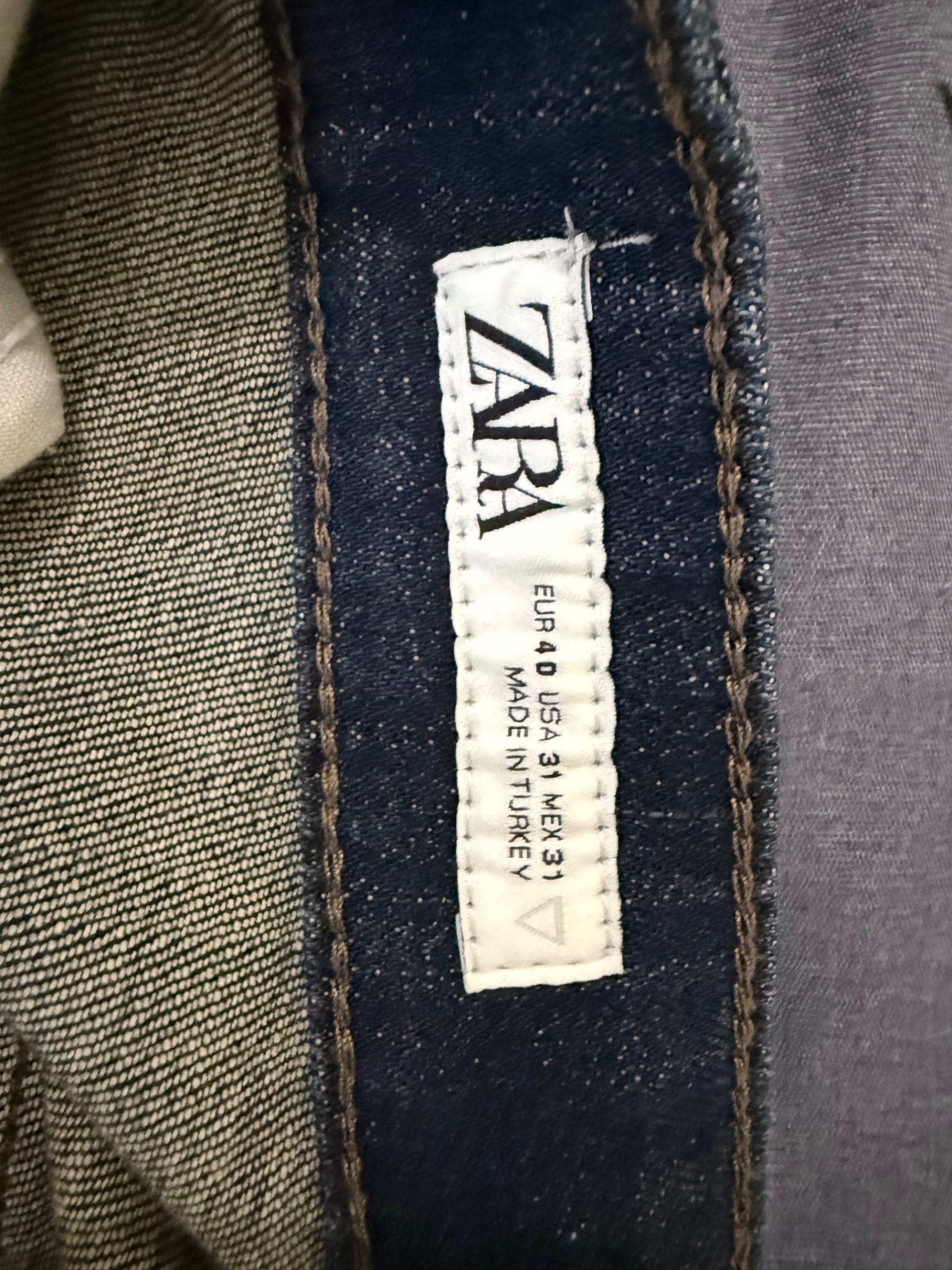 Blue skinny fit jeans — pre-loved Bottoms on Slayyitt