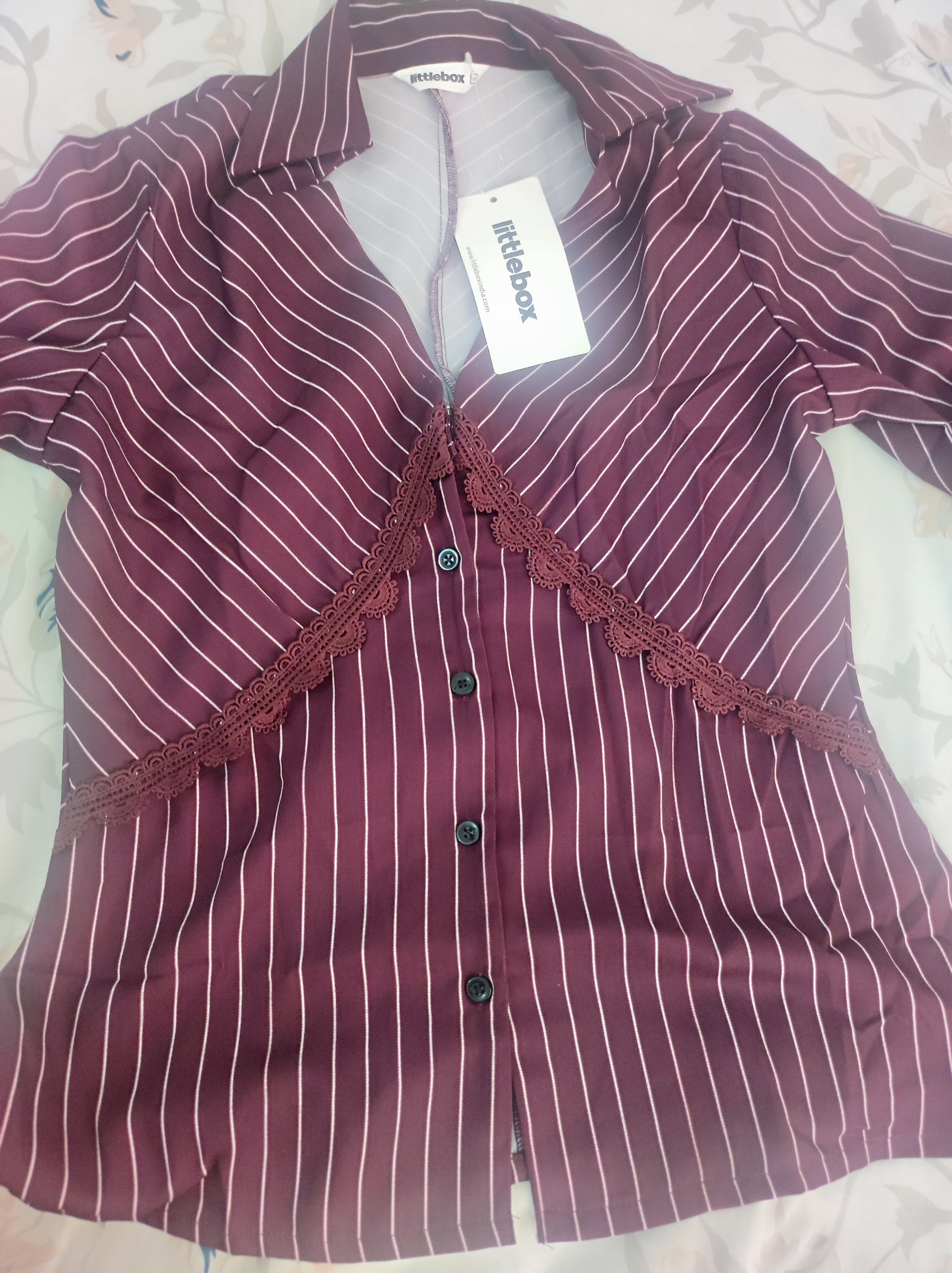 Fitted shirt — pre-loved Tops on Slayyitt