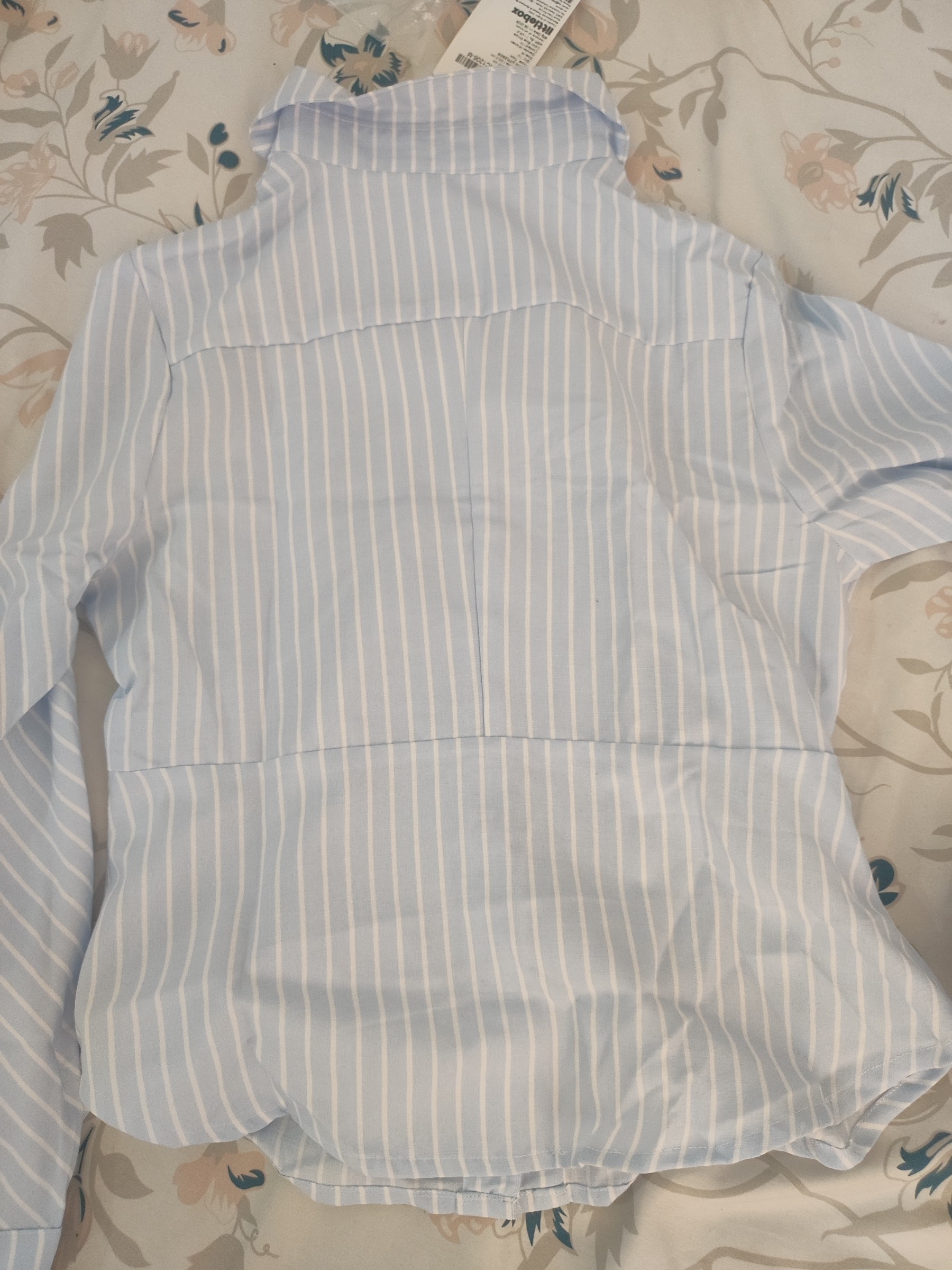 Blue fitted shirt — pre-loved Tops on Slayyitt