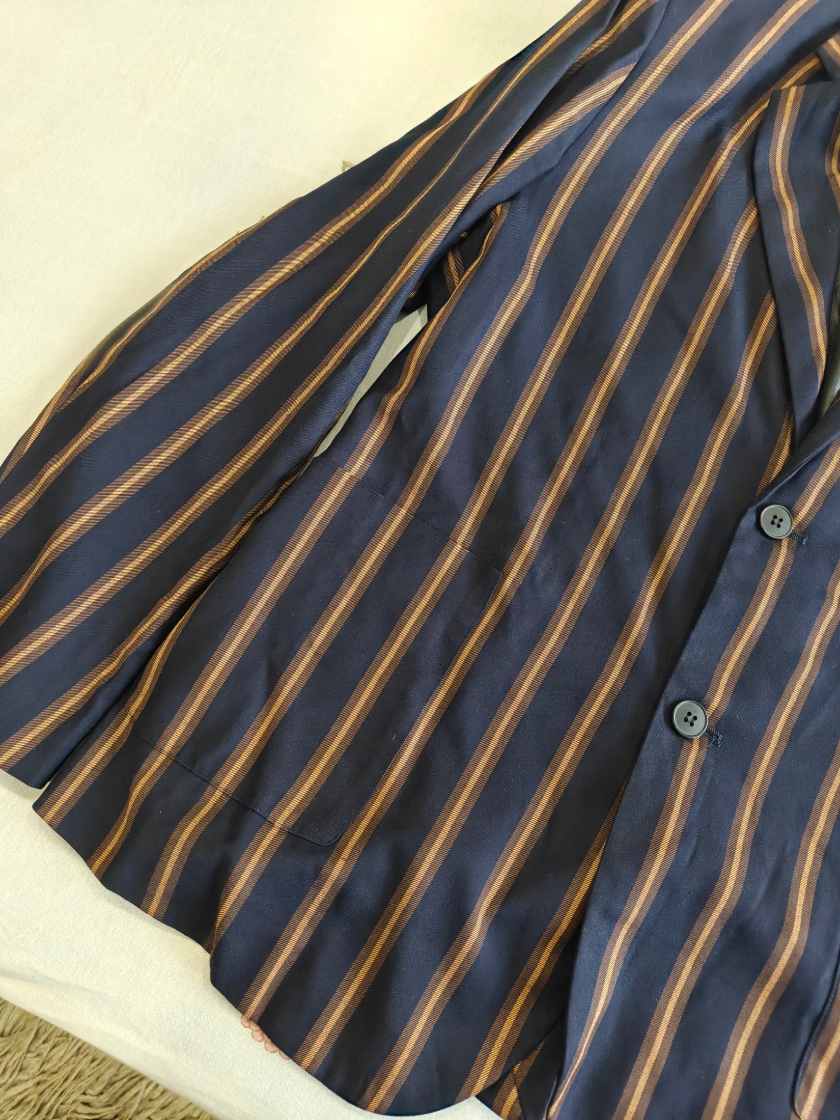 Designer Navy Blue Striped Blazer – Premium Look | Excellent Condition — pre-loved Outerwear on Slayyitt