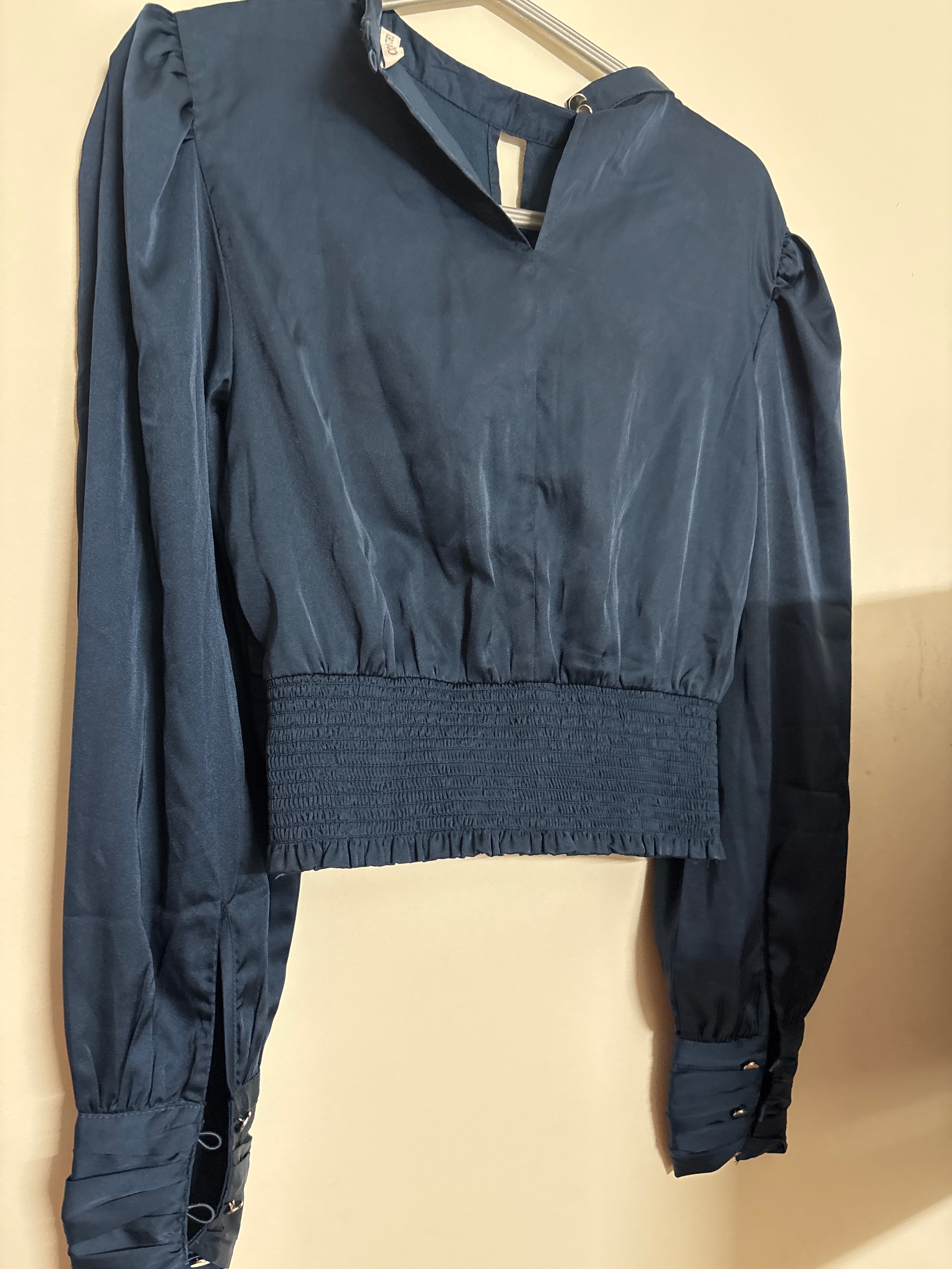 Crop Top Blue — pre-loved Tops on Slayyitt