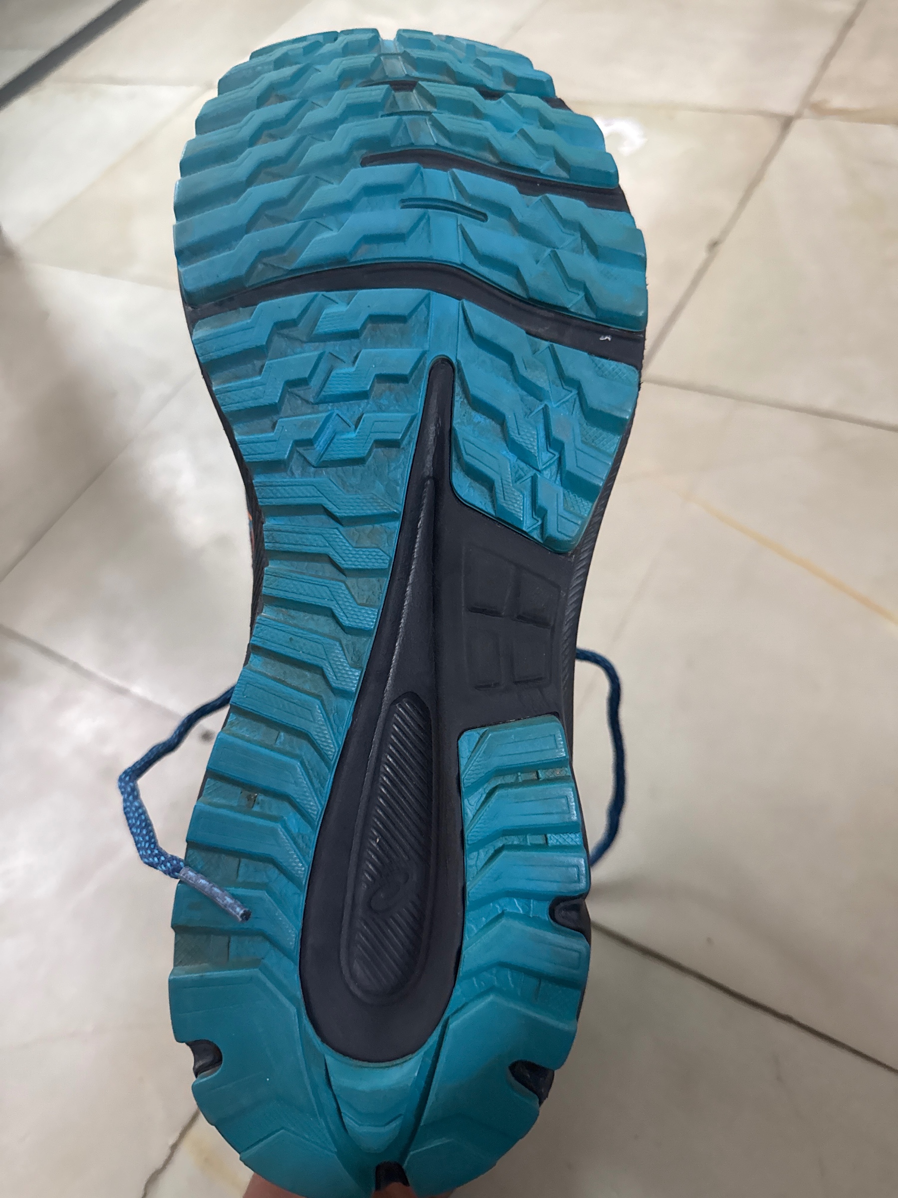 Asics gel shors — pre-loved Footwear on Slayyitt