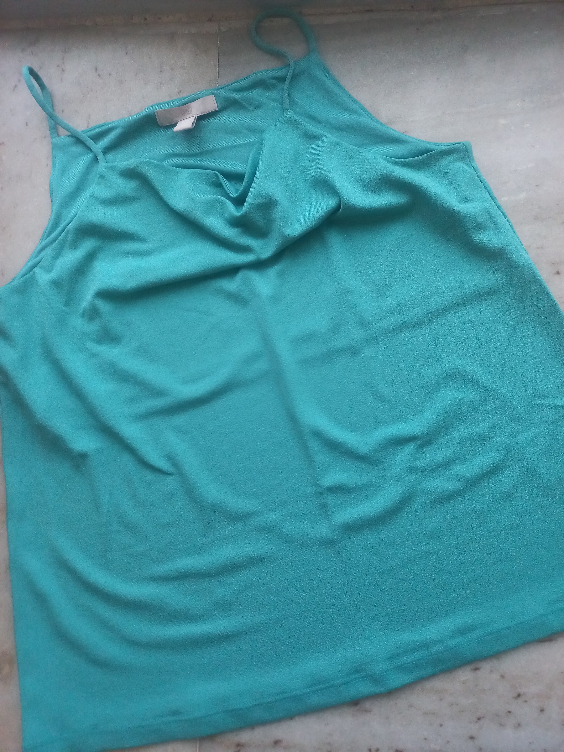 Strappy h&m top — pre-loved Tops on Slayyitt