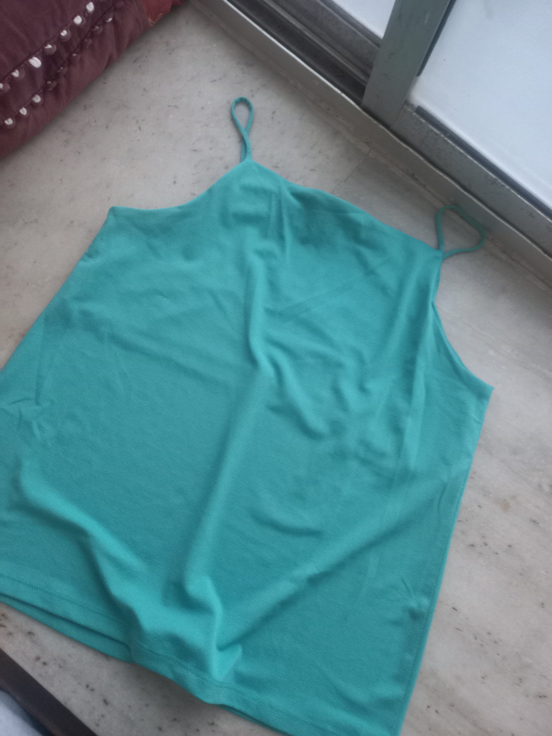 Strappy h&m top — pre-loved Tops on Slayyitt