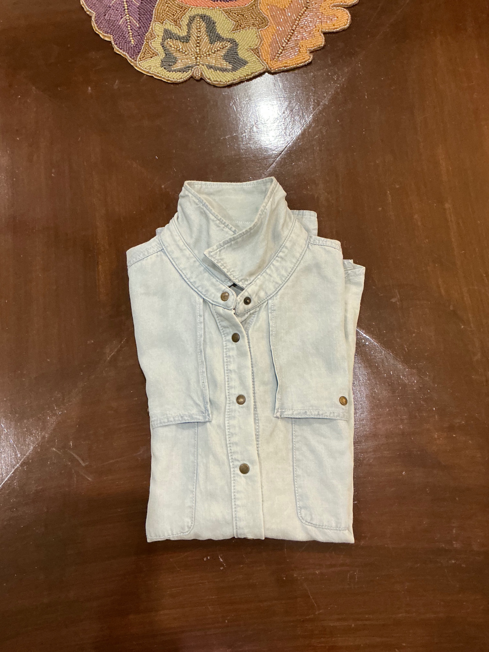 Guess shirt — pre-loved Tops on Slayyitt