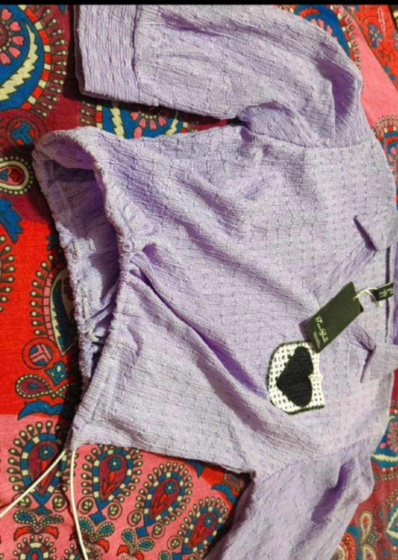 Lavender crop top — pre-loved Tops on Slayyitt