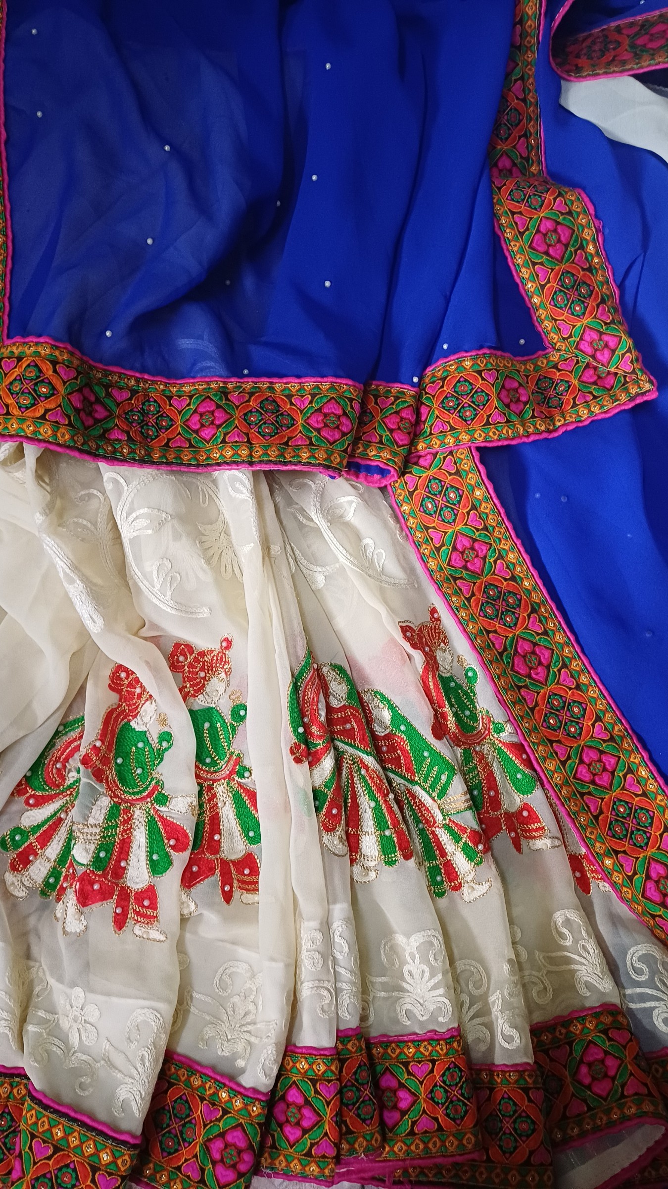 Royal Blue & Off-White Folk Art Patchwork Saree — pre-loved Ethnic Wear on Slayyitt