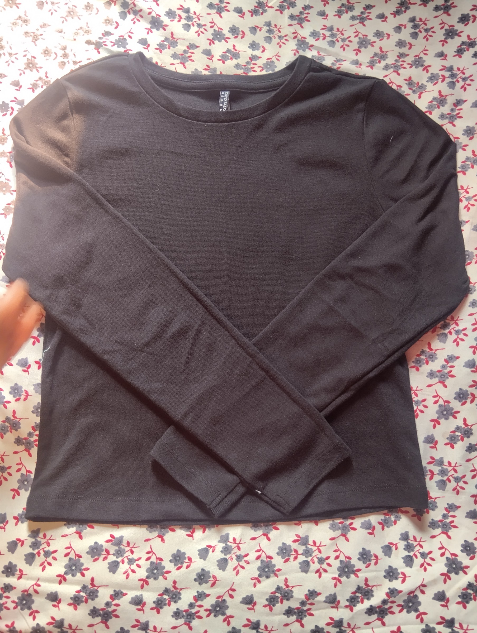 Tokyo Talkies Full-Sleeve Crew Neck Top — pre-loved Tops on Slayyitt