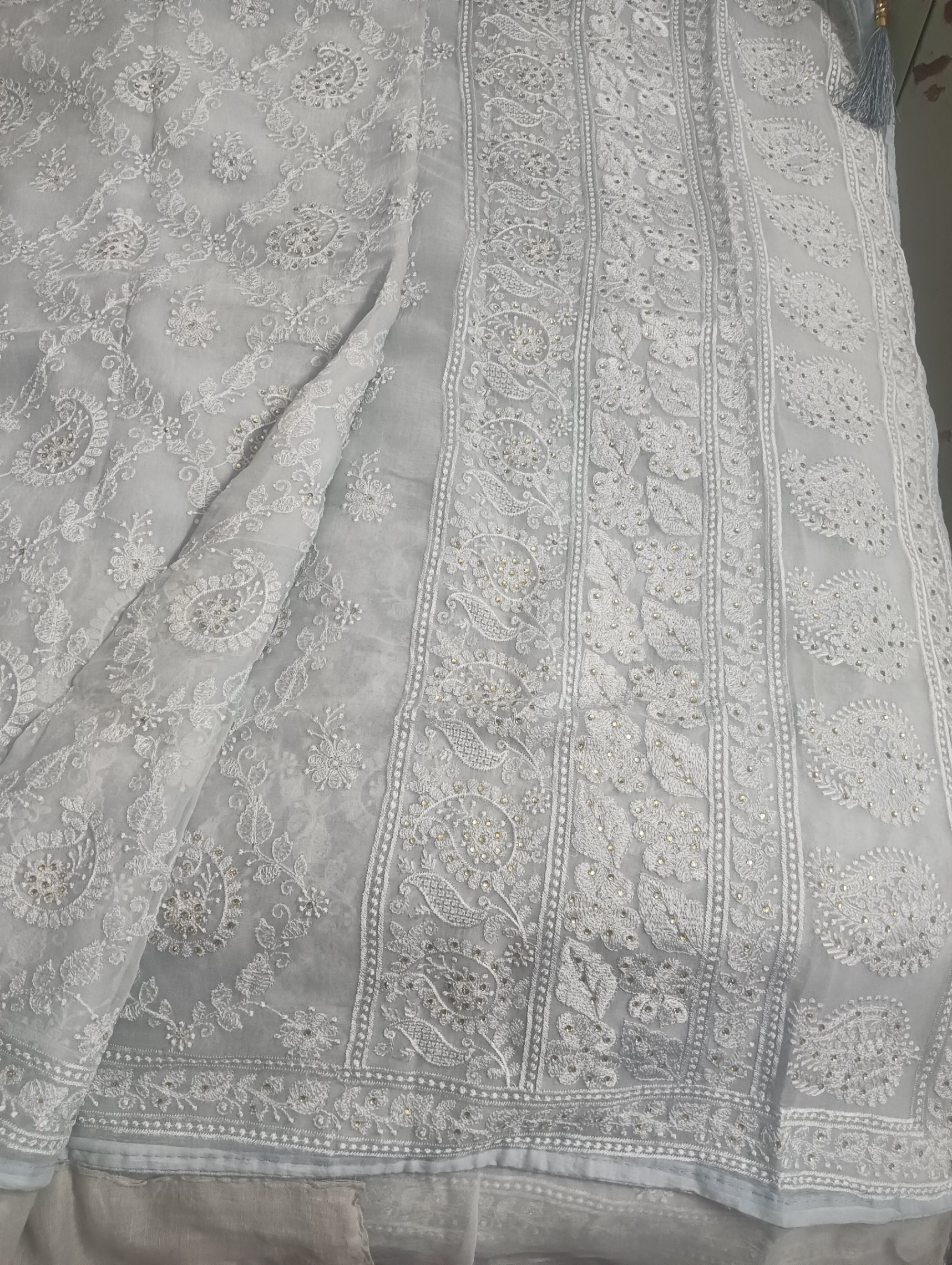 Light grey saree — pre-loved Indian Festival & Wedding Wear on Slayyitt
