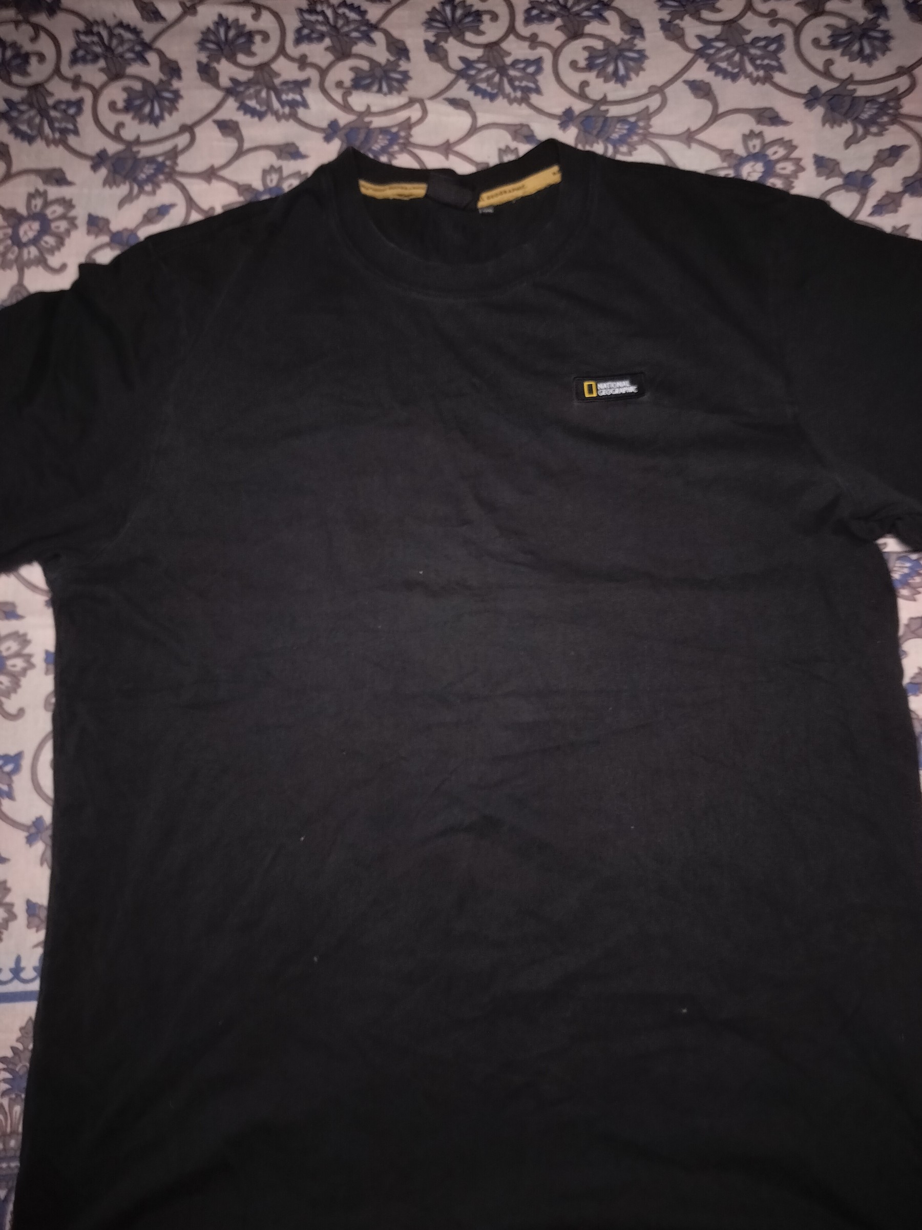 National geographic Men Tshirt — pre-loved Vintage & Thrift on Slayyitt