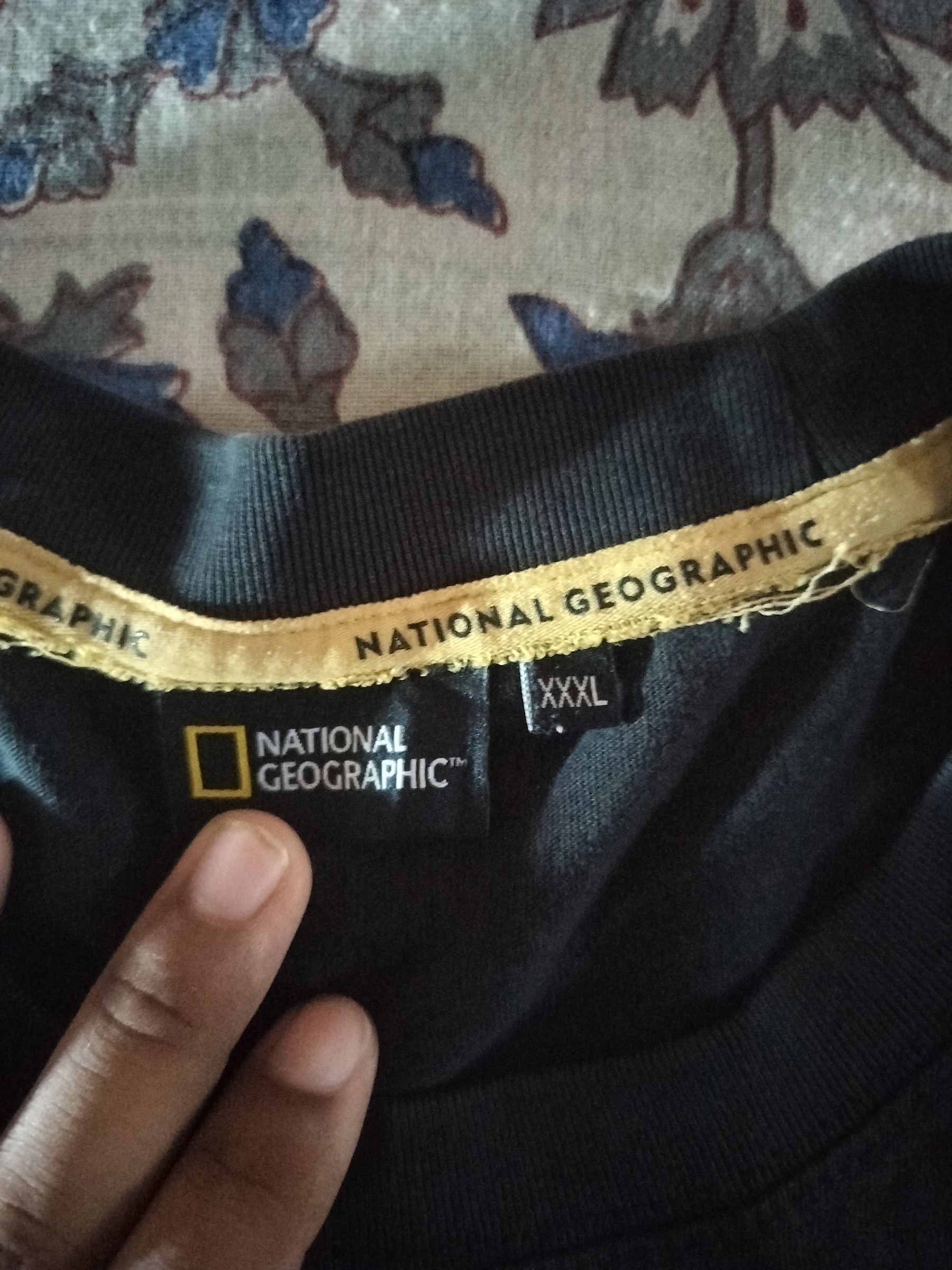 National geographic Men Tshirt — pre-loved Vintage & Thrift on Slayyitt