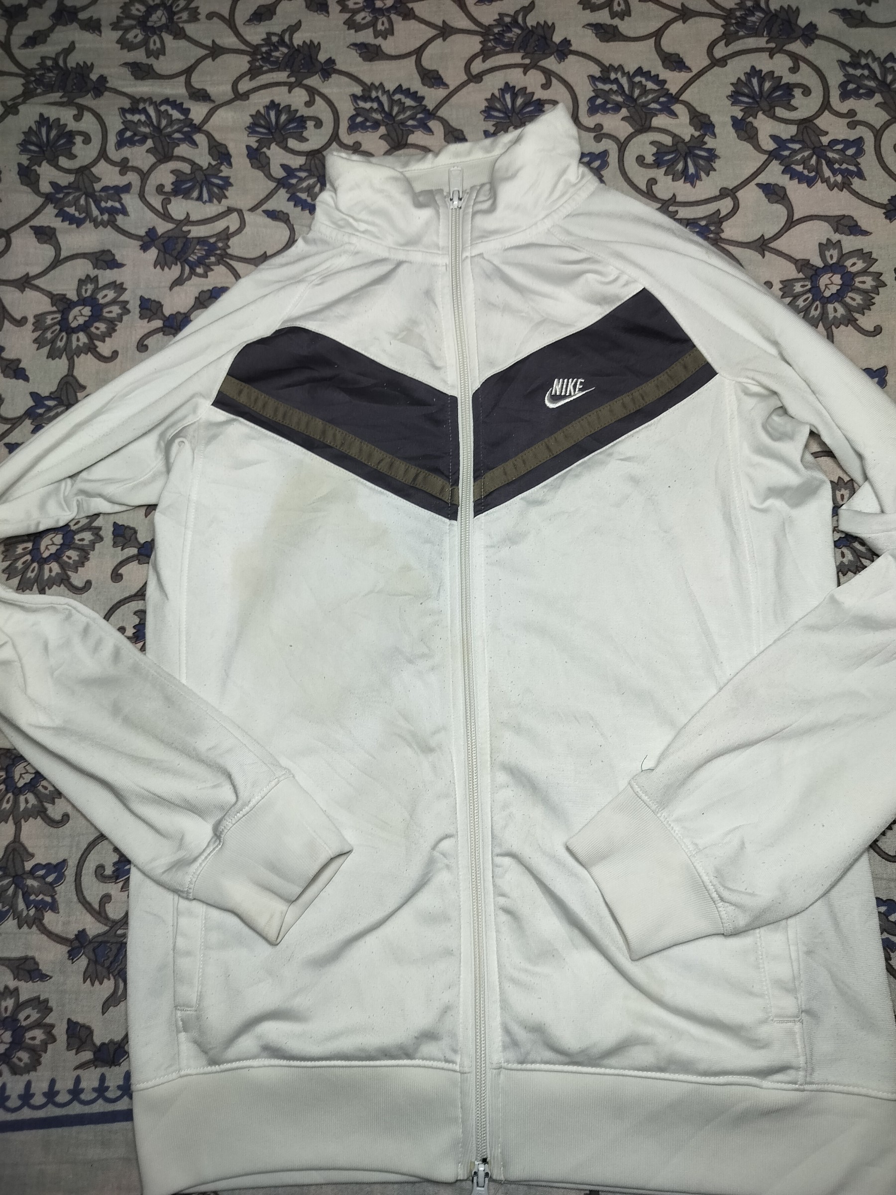 Nike Jacket Men — pre-loved Vintage & Thrift on Slayyitt