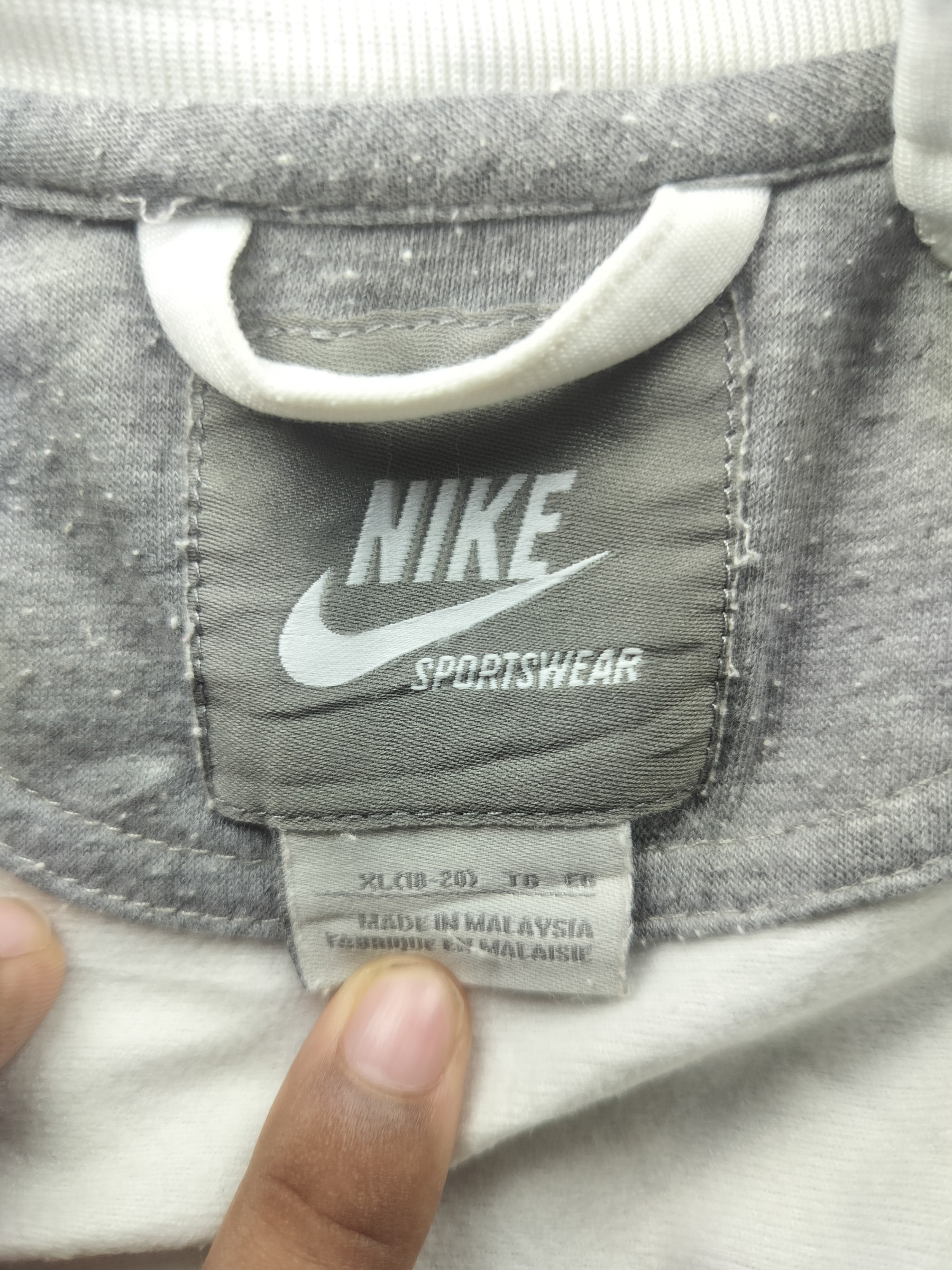 Nike Jacket Men — pre-loved Vintage & Thrift on Slayyitt