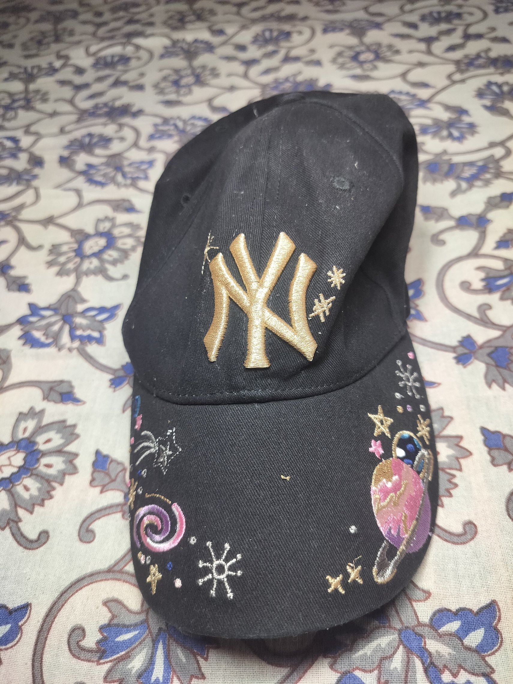 MLB baseball cap Embroidery LoGo — pre-loved Vintage & Thrift on Slayyitt