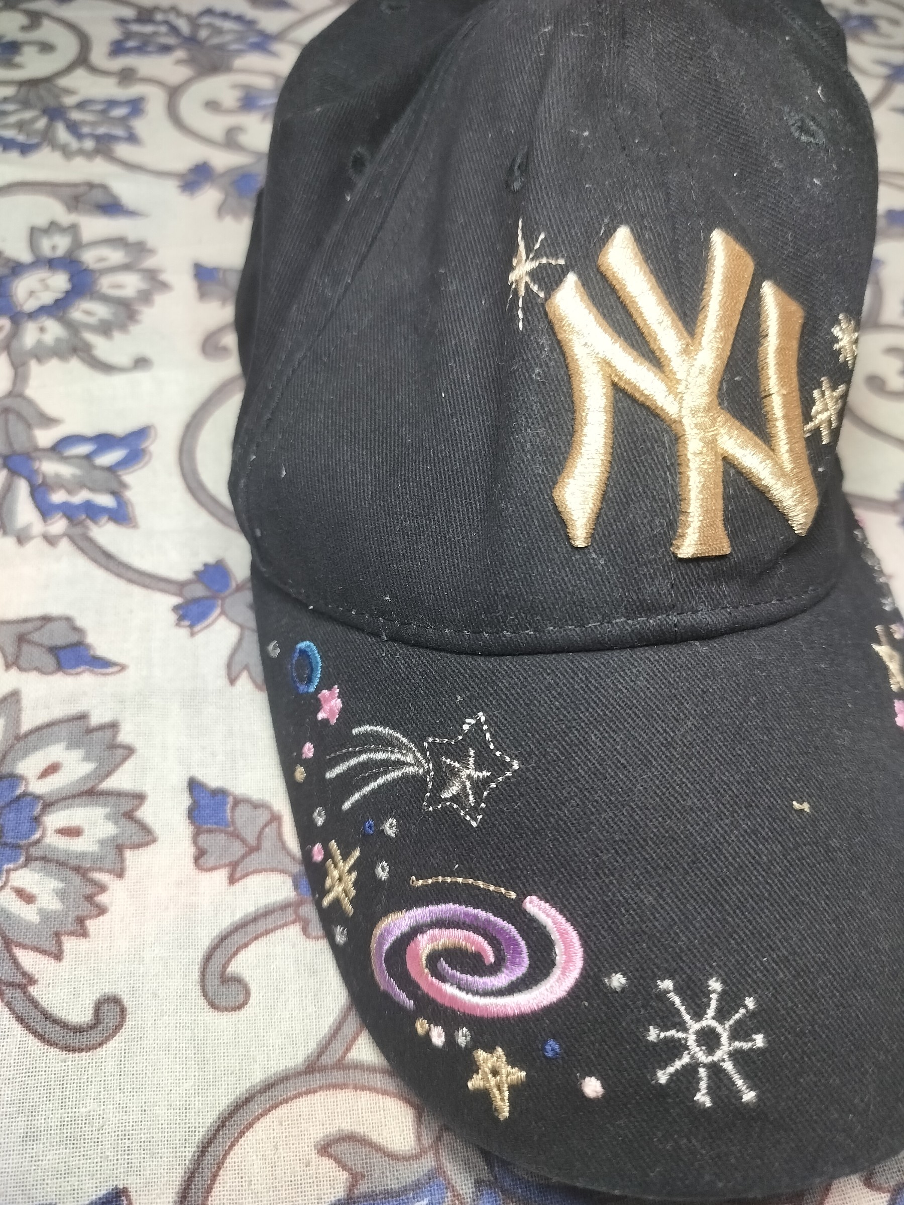 MLB baseball cap Embroidery LoGo — pre-loved Vintage & Thrift on Slayyitt