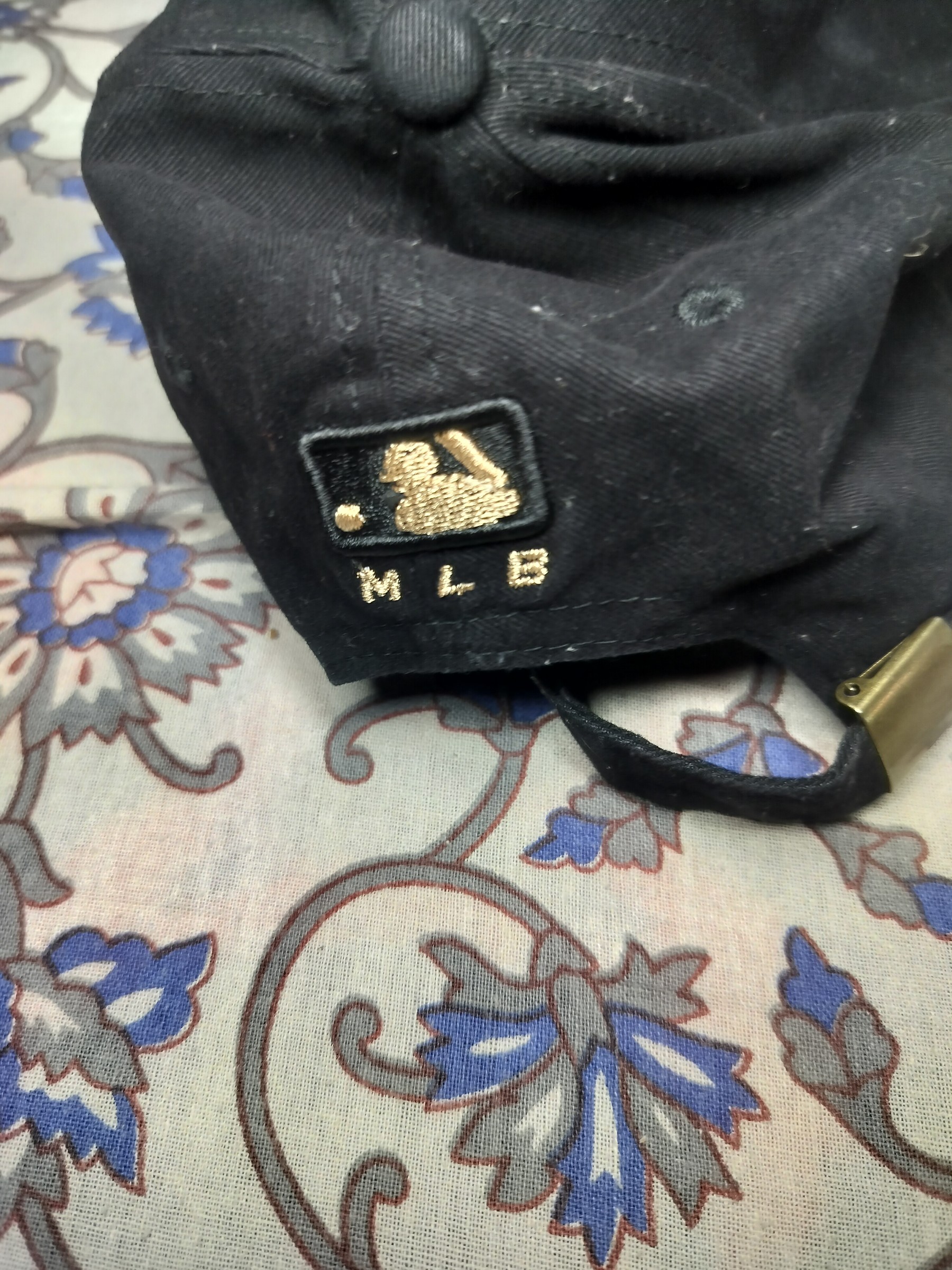MLB baseball cap Embroidery LoGo — pre-loved Vintage & Thrift on Slayyitt