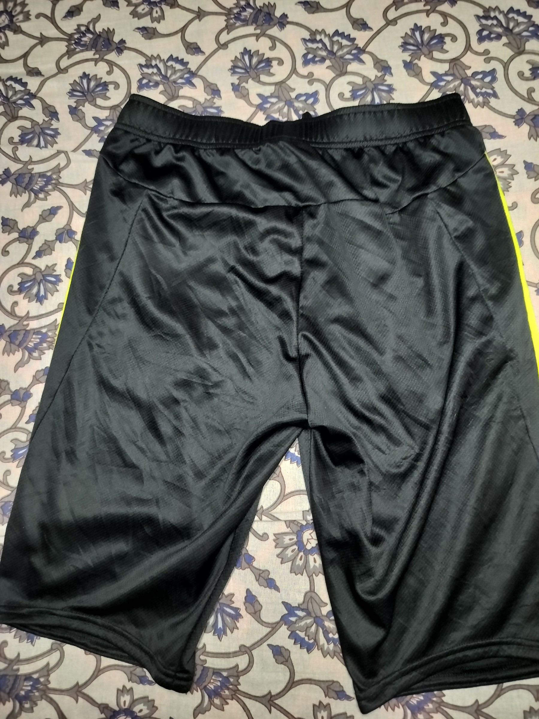 Short men — pre-loved Activewear / Sportswear on Slayyitt