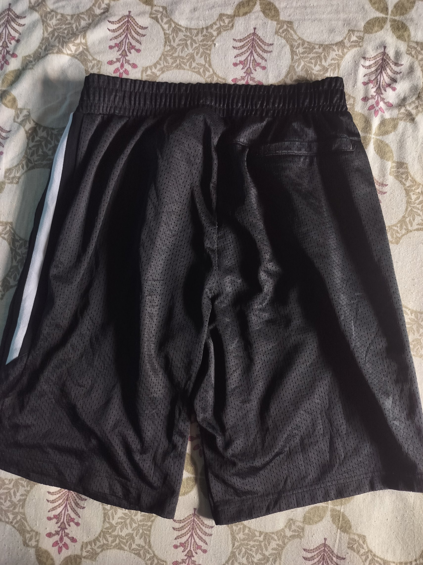 Spider Short men — pre-loved Vintage & Thrift on Slayyitt
