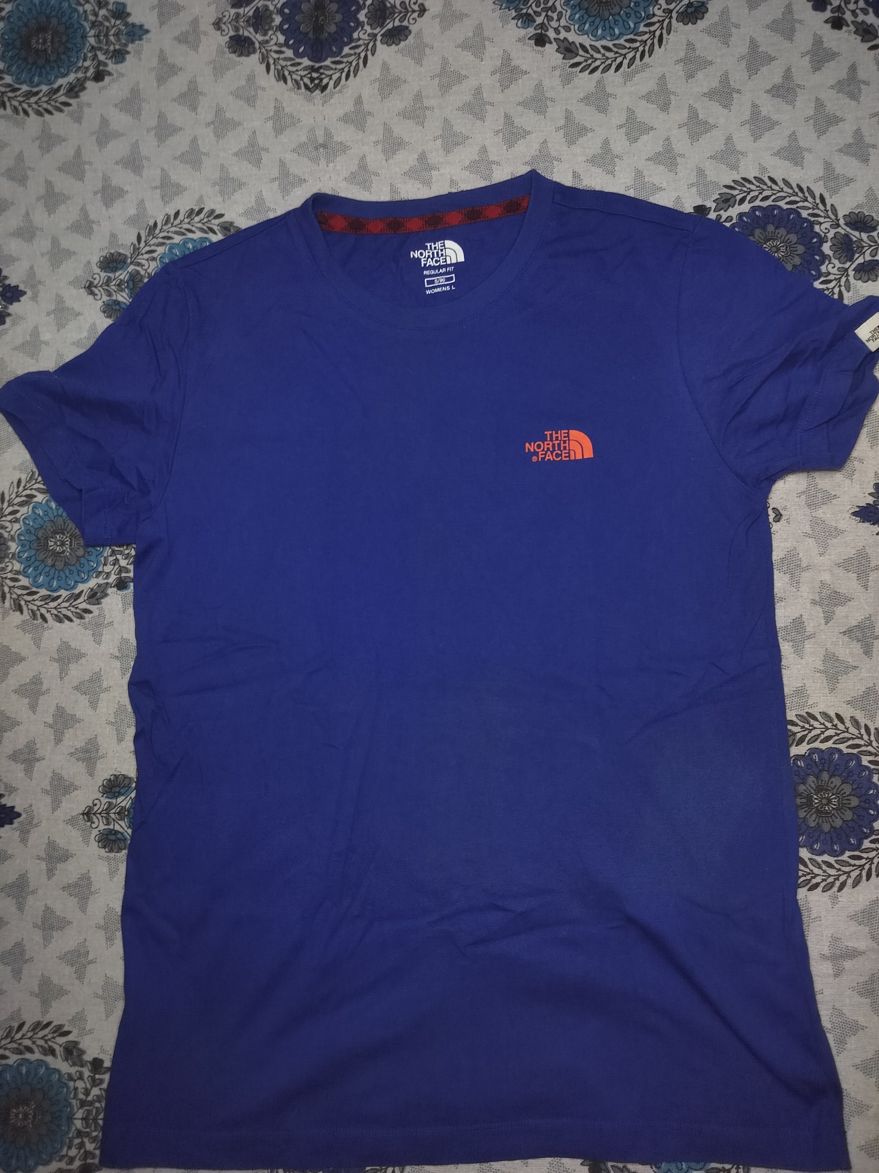 The North Face Tshirt — pre-loved Vintage & Thrift on Slayyitt
