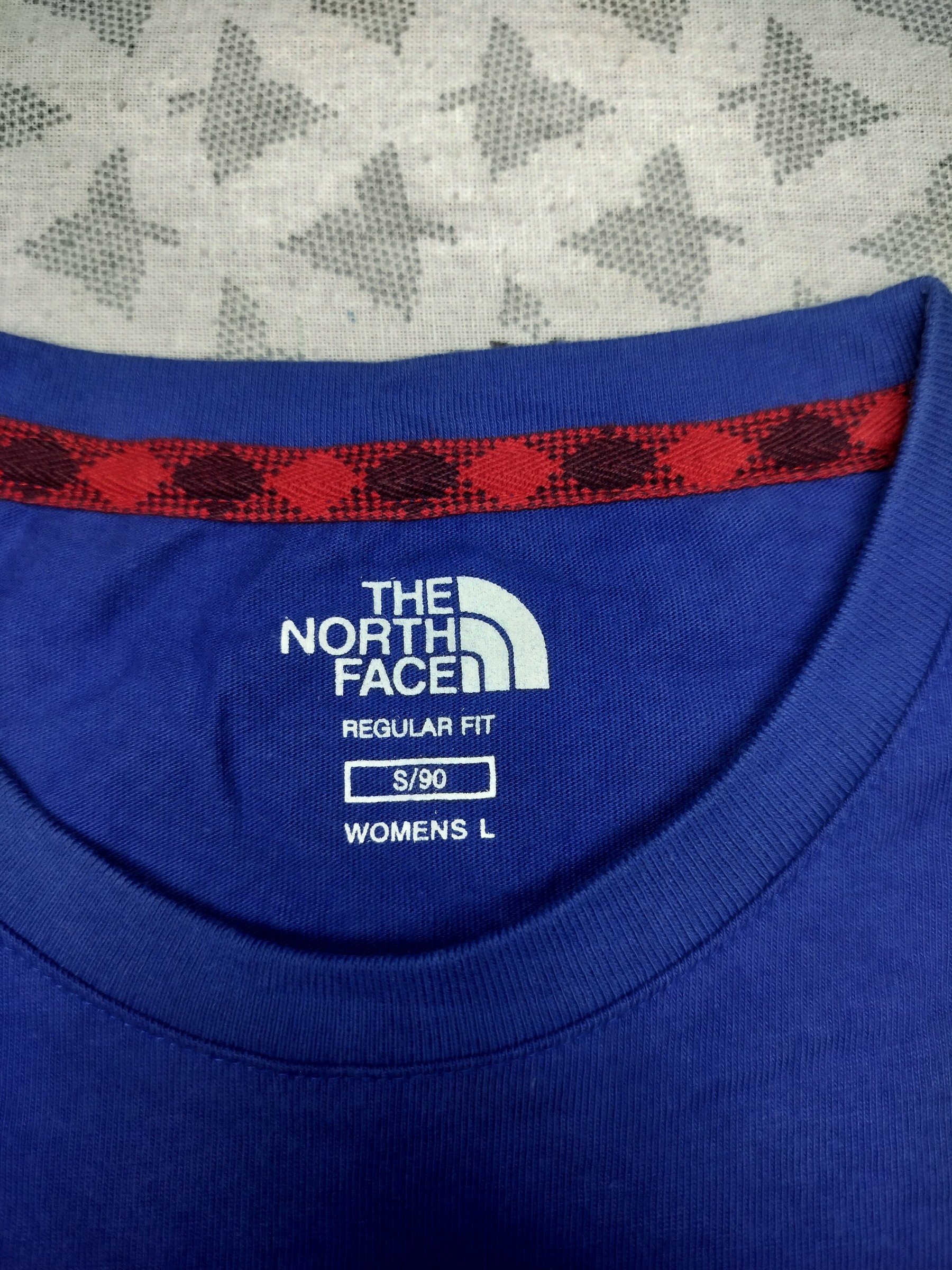 The North Face Tshirt — pre-loved Vintage & Thrift on Slayyitt